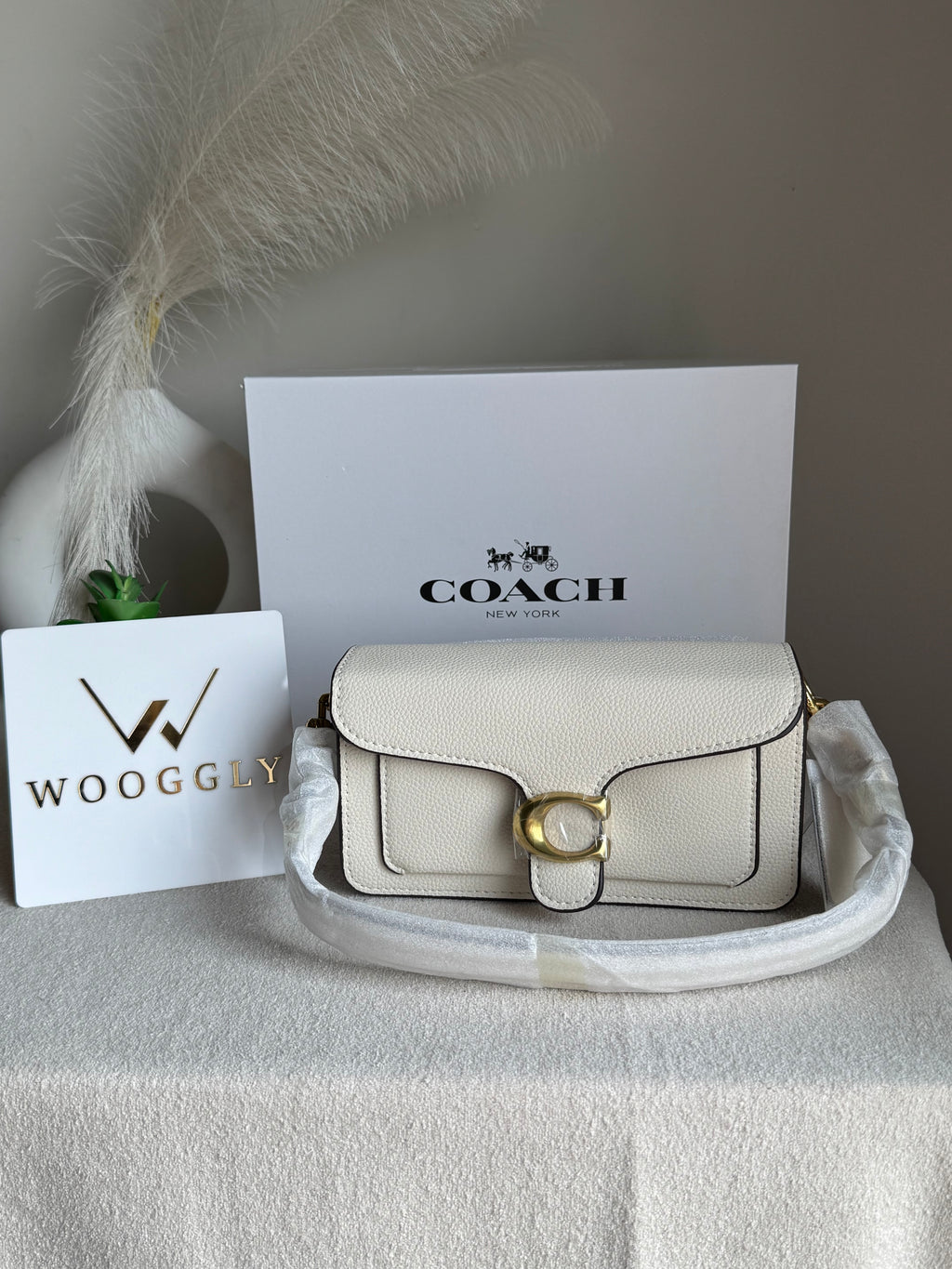 Coach TABBY Premium 20 (MINI) White - Magnetic BOX PACKING