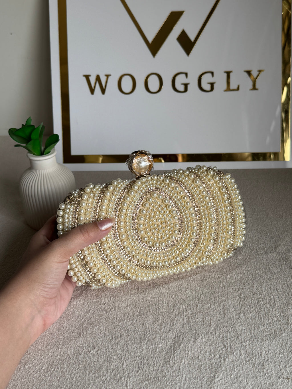 Mahira Pearl Clutch