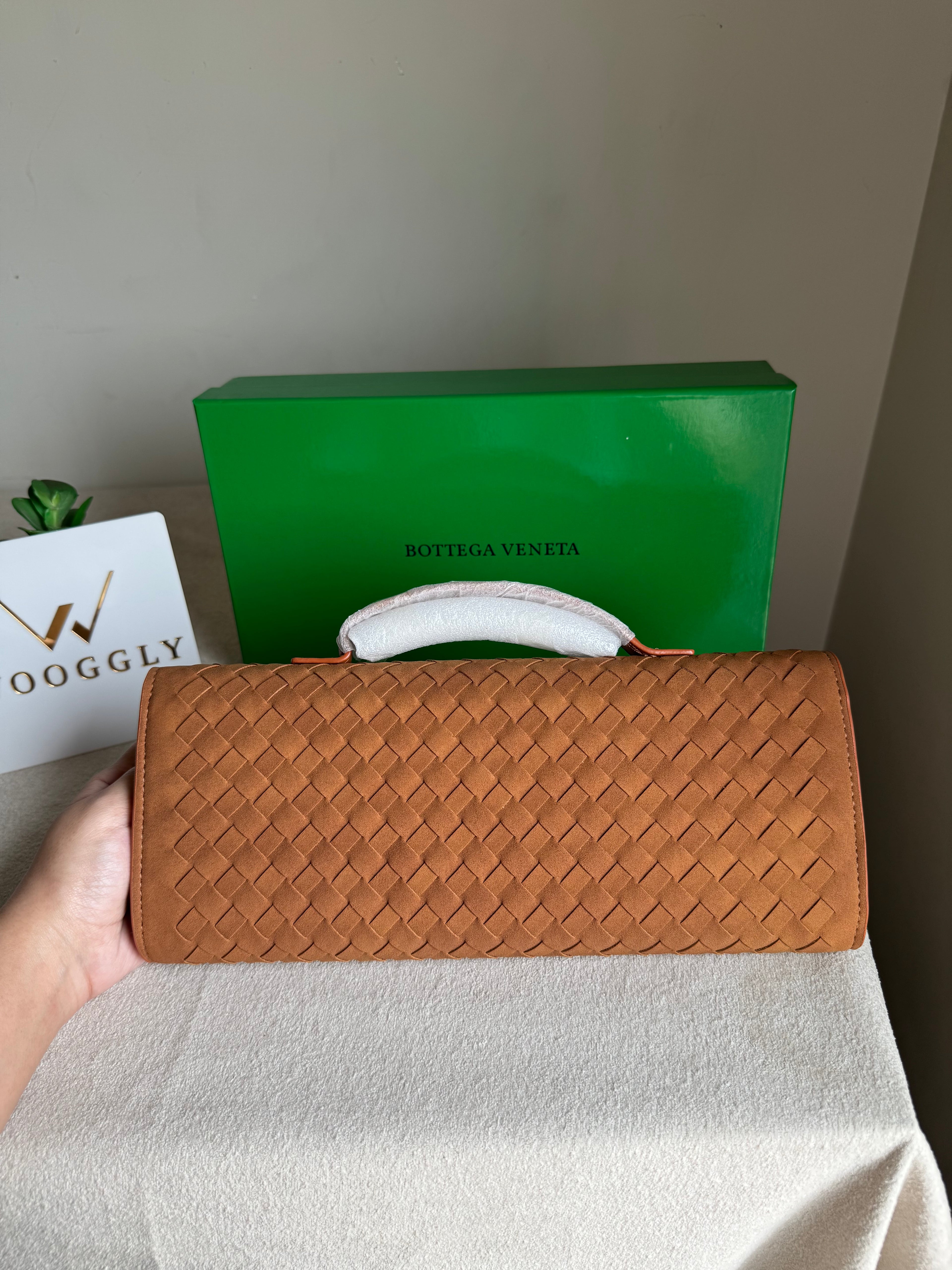Premium Bottega Veneta Viral Bag with BOX Packing - Suede Brown