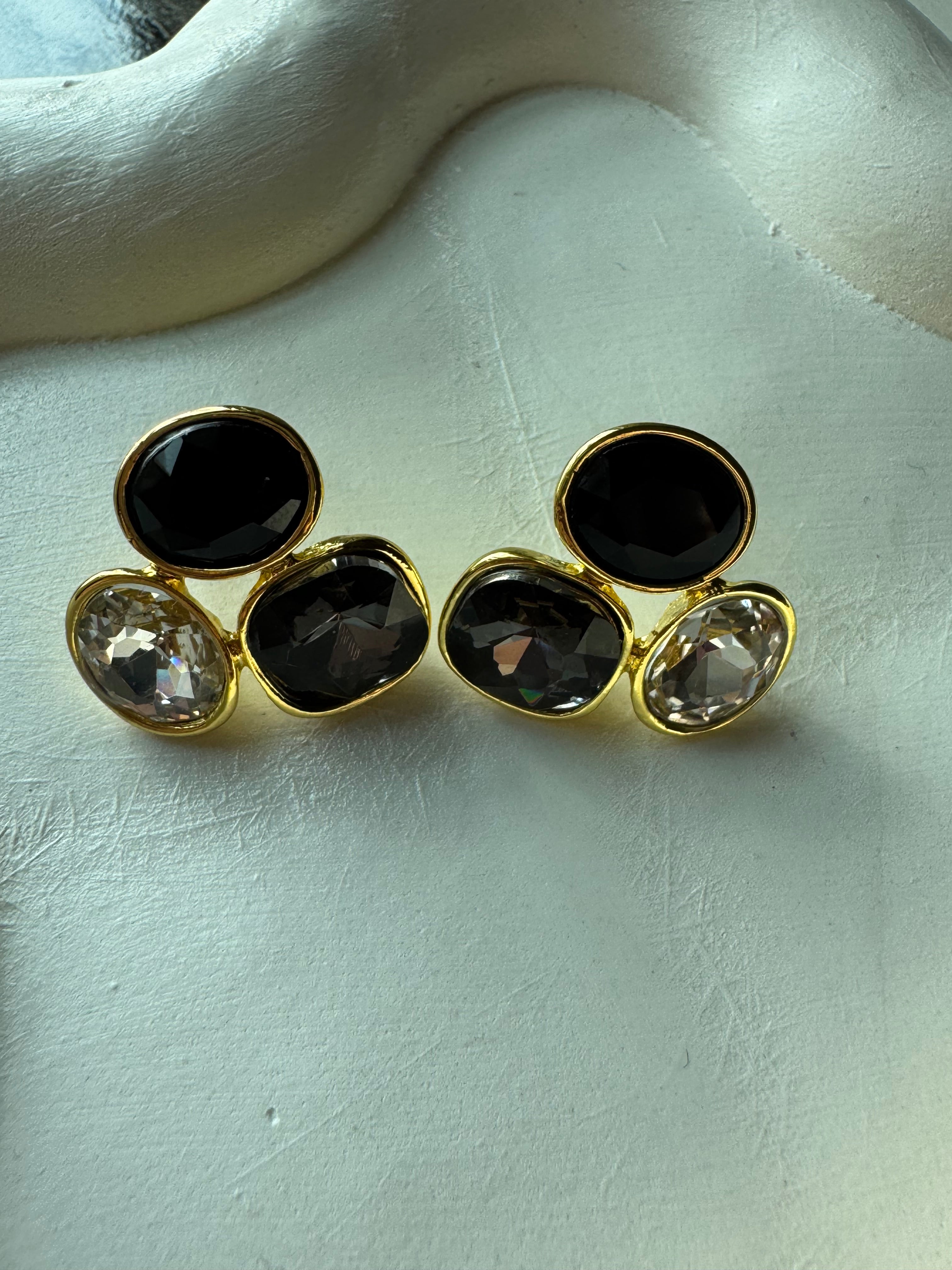 Mira Black Earrings