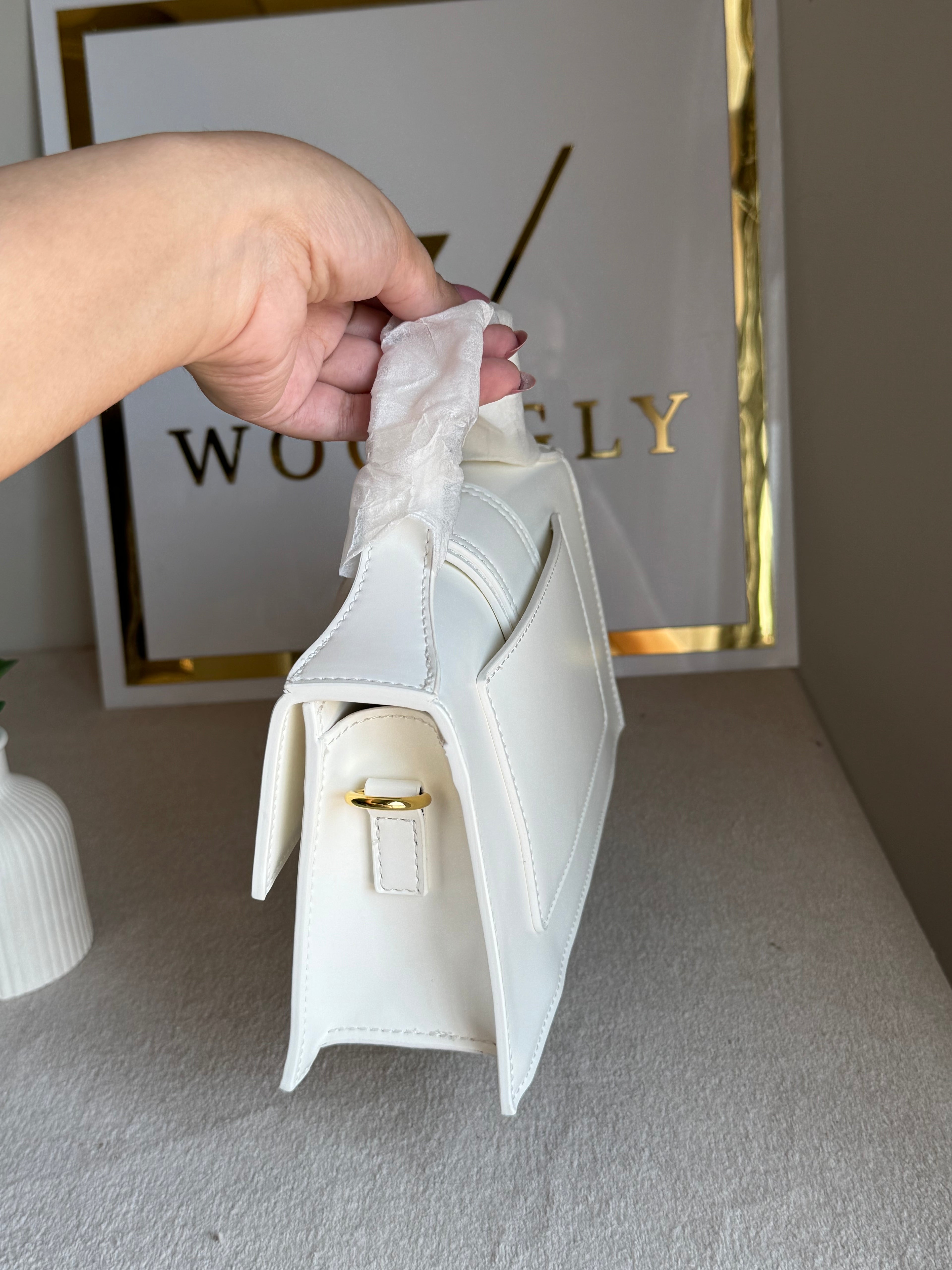 Jacquemus - Medium Bambino (White) BOX PACKING
