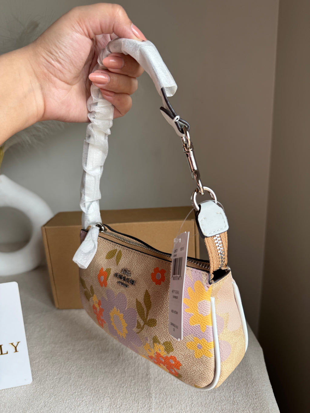 Nolita 19 Signature Canvas with Cute Summer Floral - BOX PACKING