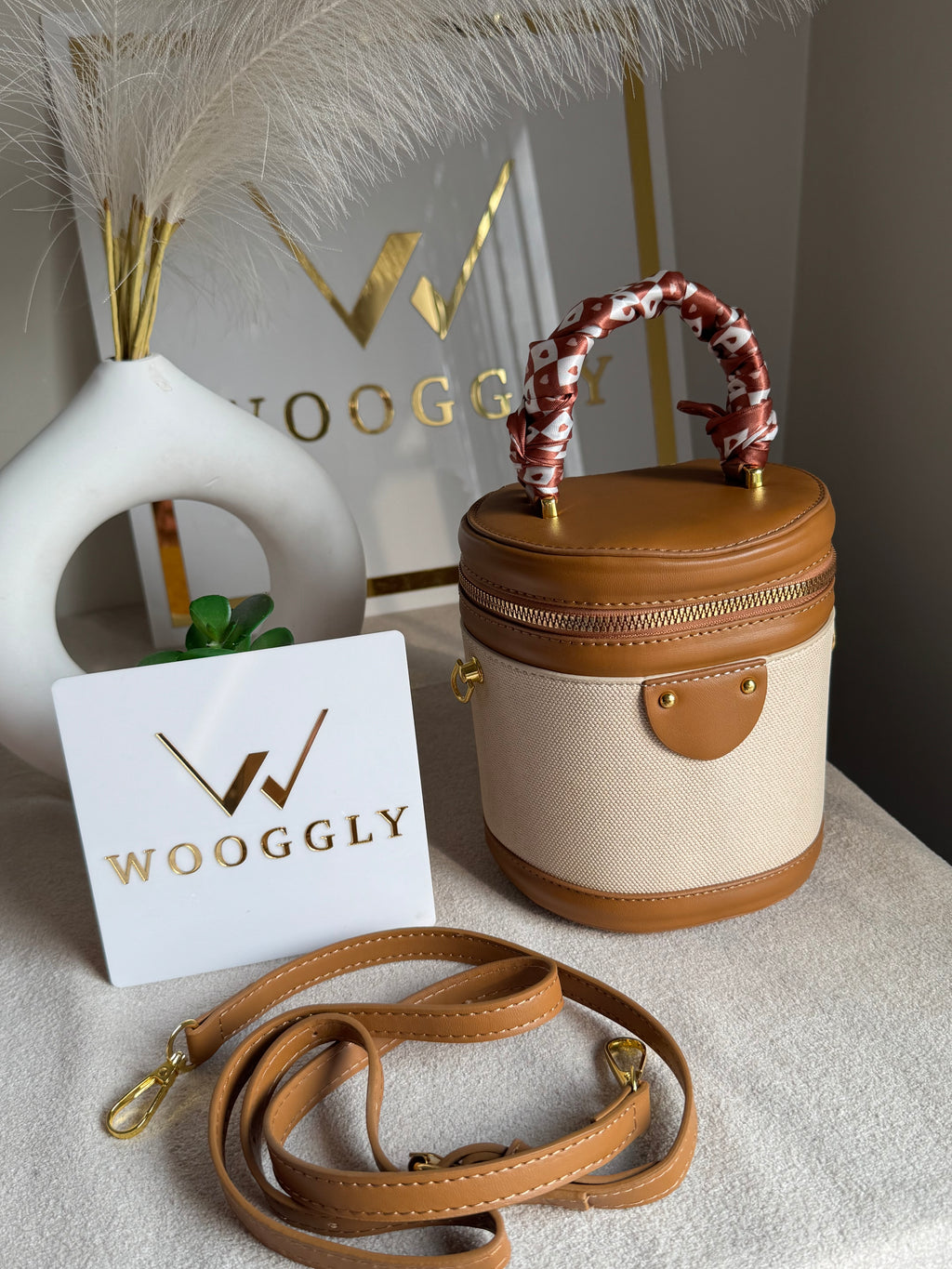 Cutest Crossbody Bag / Makeup Box Cream & Brown