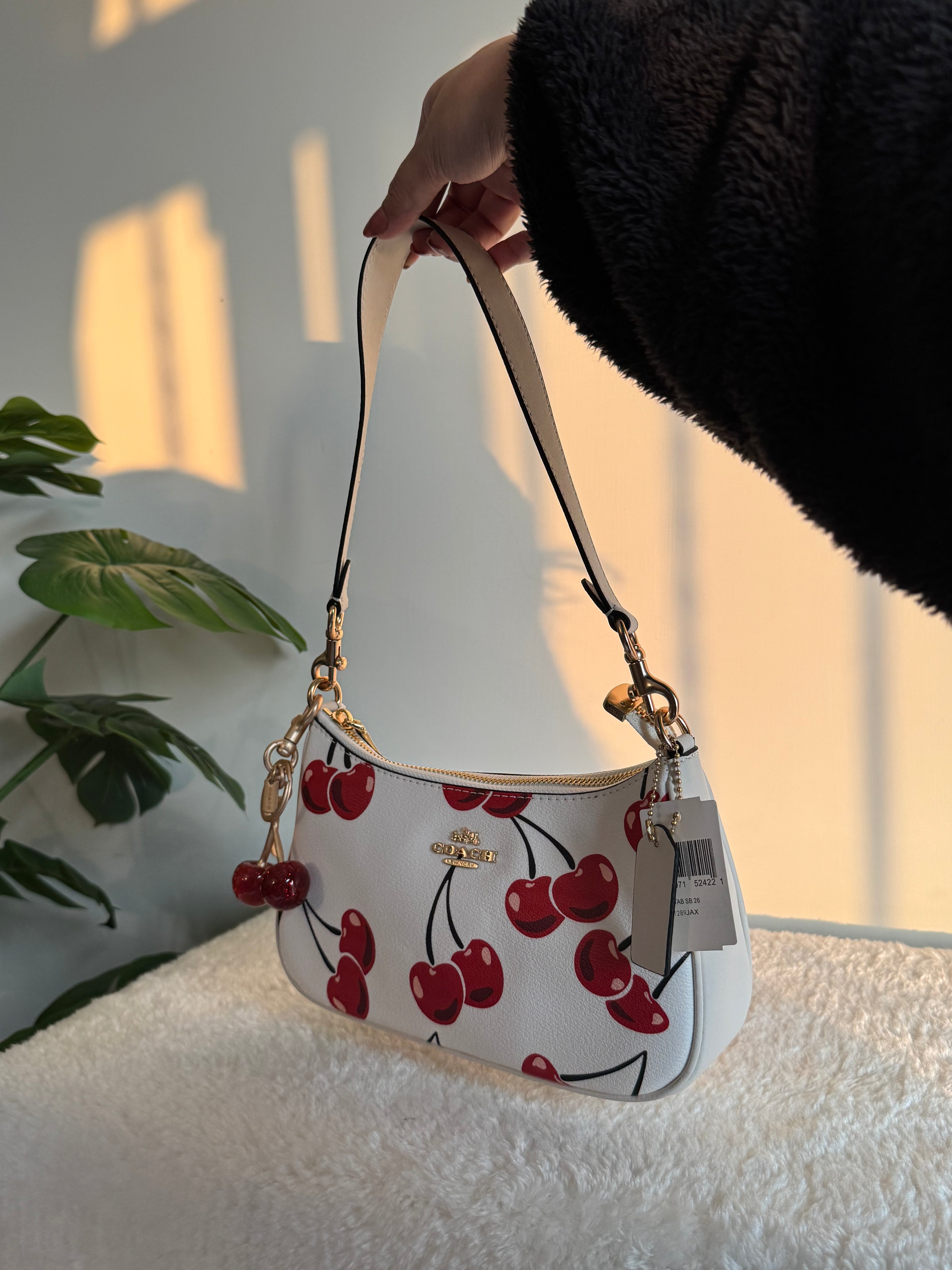 COACH TERI PREMIUM (Cherry White) - BOX PACKING