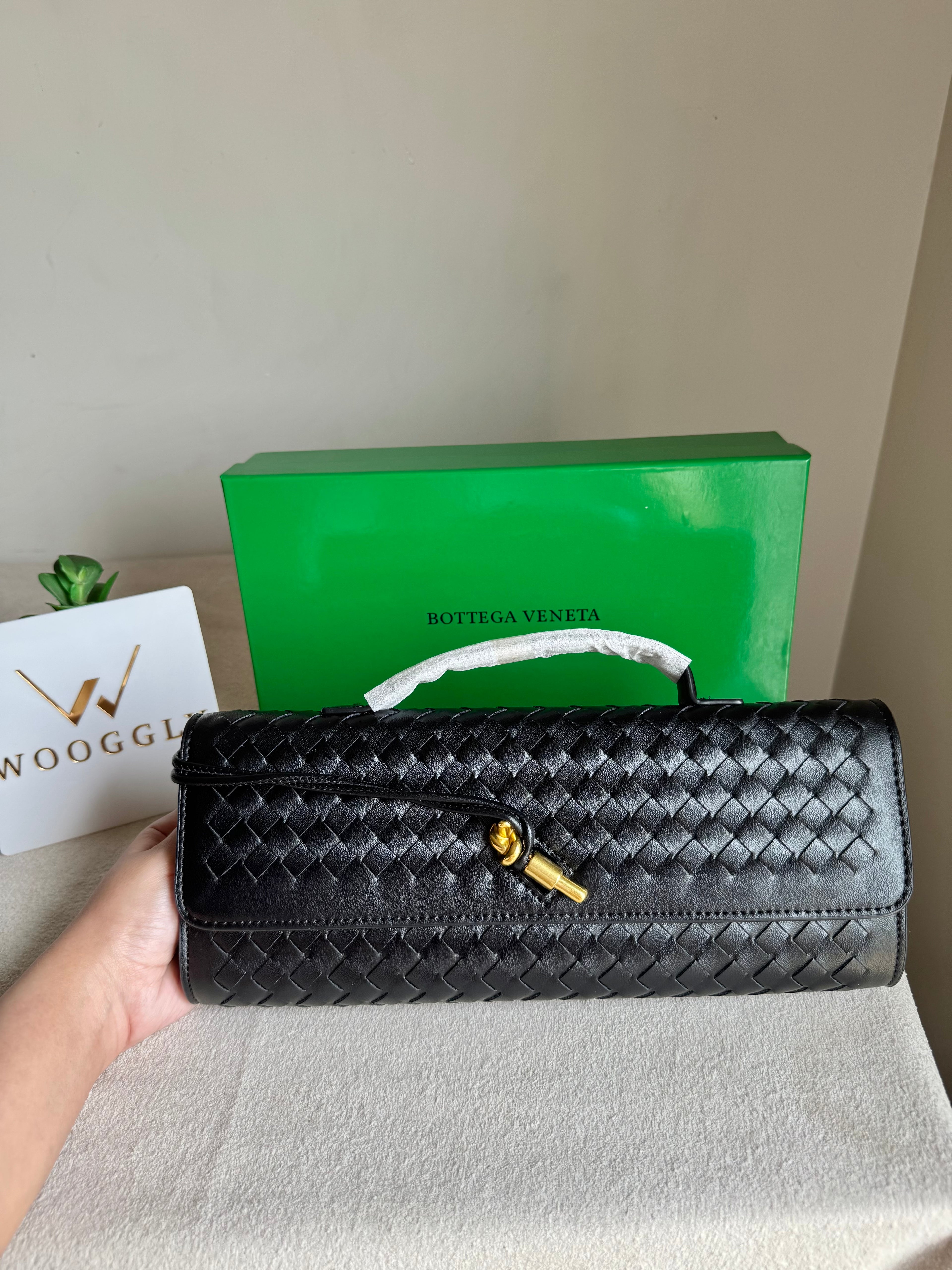 Premium Bottega Veneta Viral Bag with BOX Packing - Black