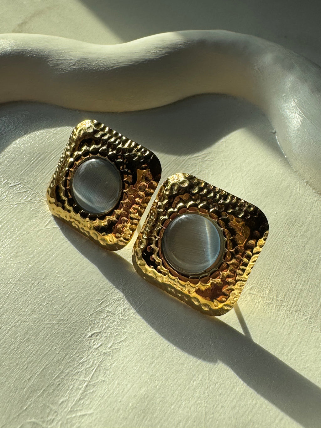 NightFall - Gold & Grey