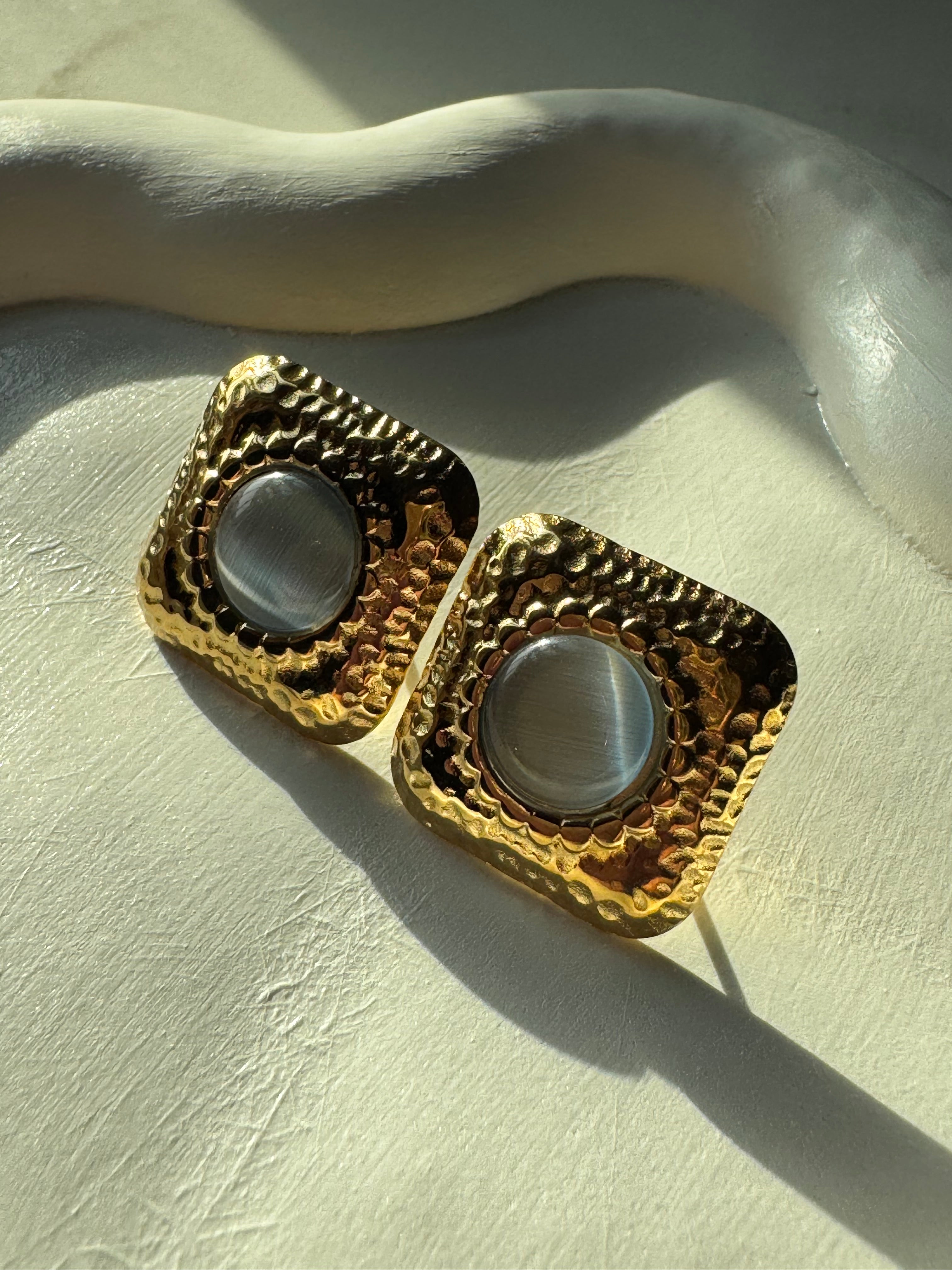 NightFall - Gold & Grey