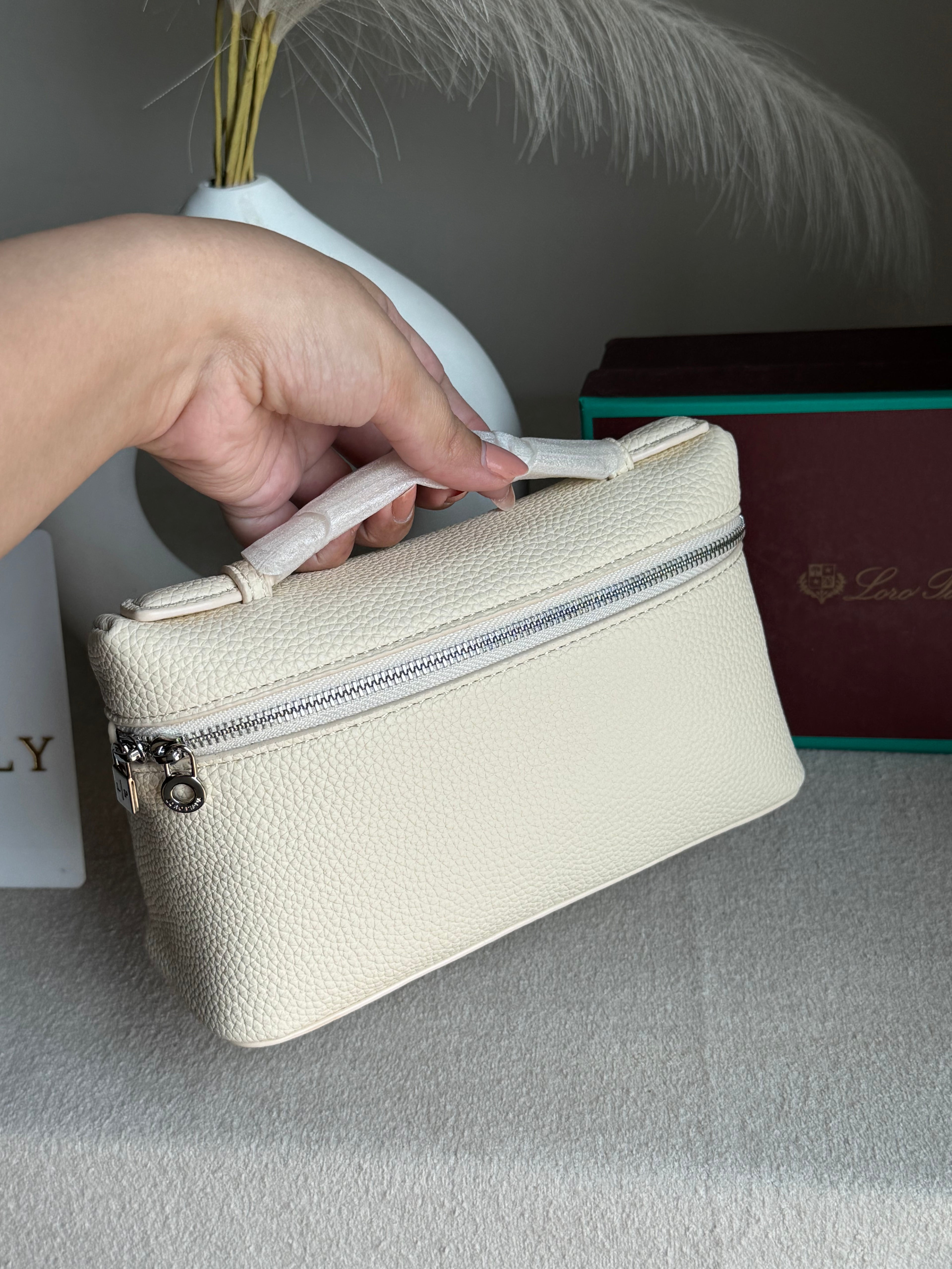 Loro Piana Premium Signature Bag - Cream