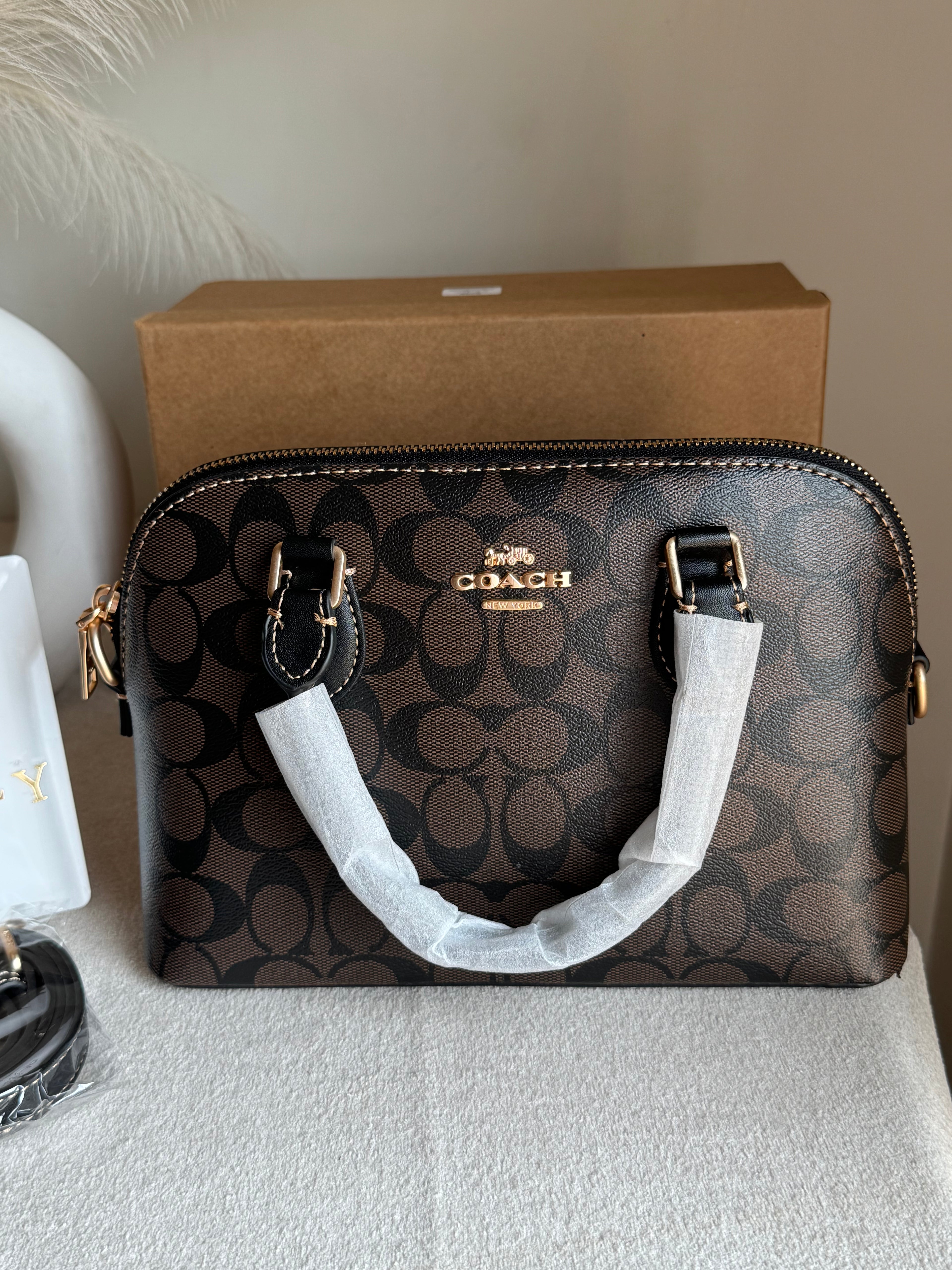 COACH PREMIUM Hand Bag (Signature Brown) BOX PACKING
