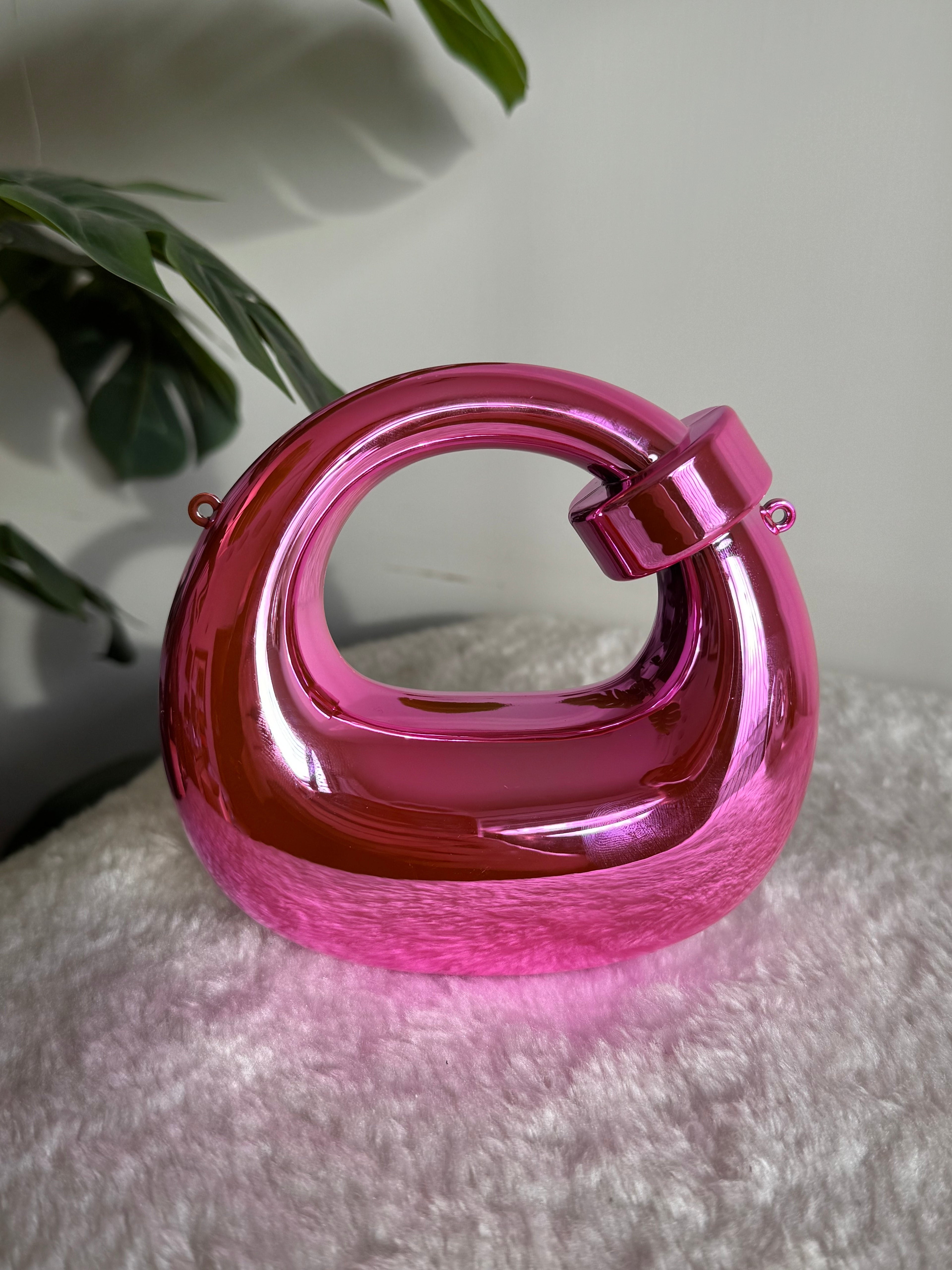 Viral Metallic Knot Clutch with Chain - Mini Pink