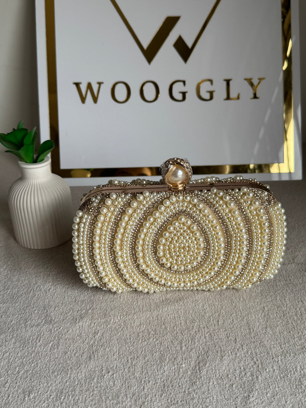 Mahira Pearl Clutch