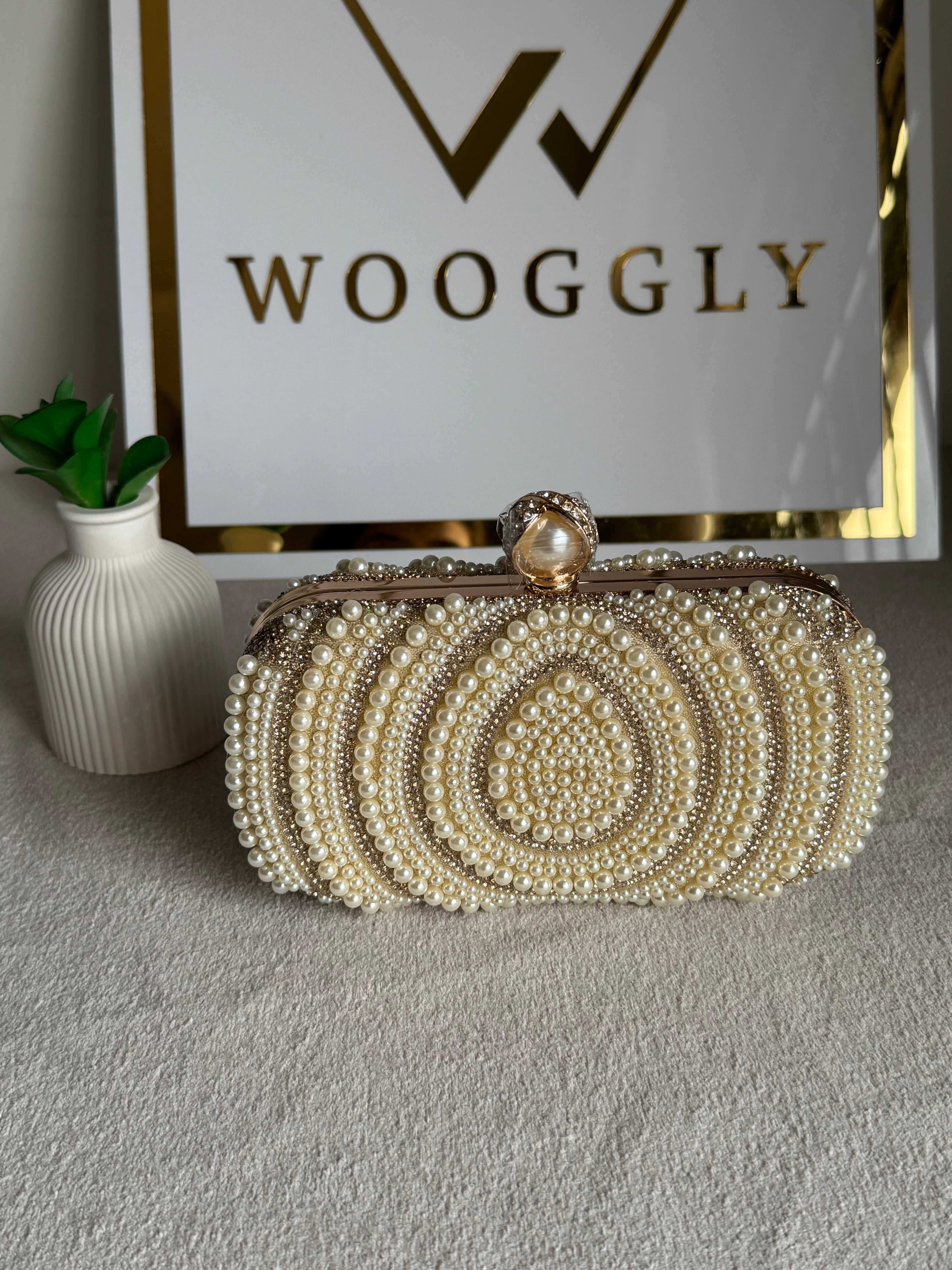 Mahira Pearl Clutch