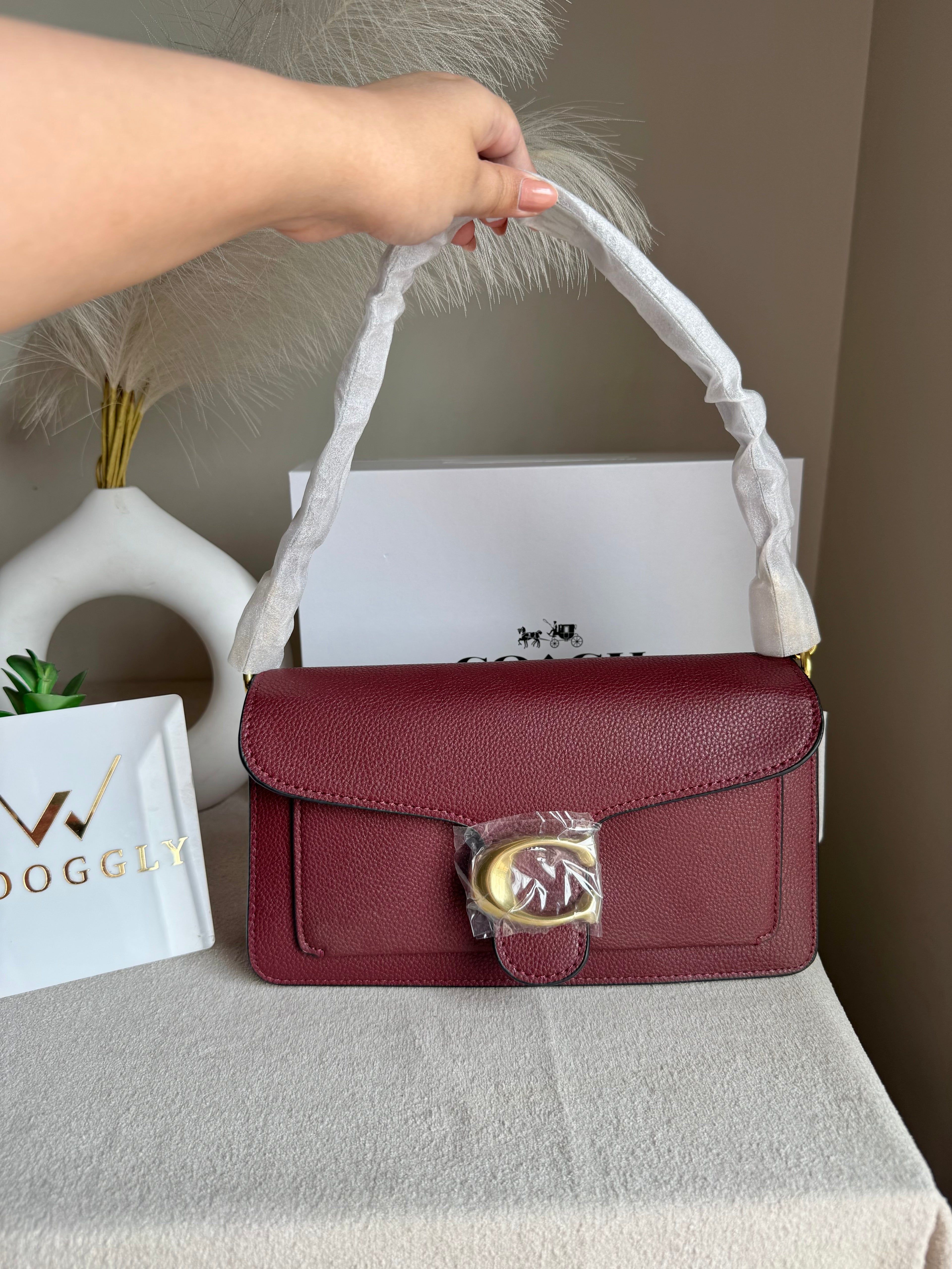 TABBY 26 EXTREMELY PREMIUM: LIMITED EDITION (MAROON)- MAGNETIC BOX PACKING