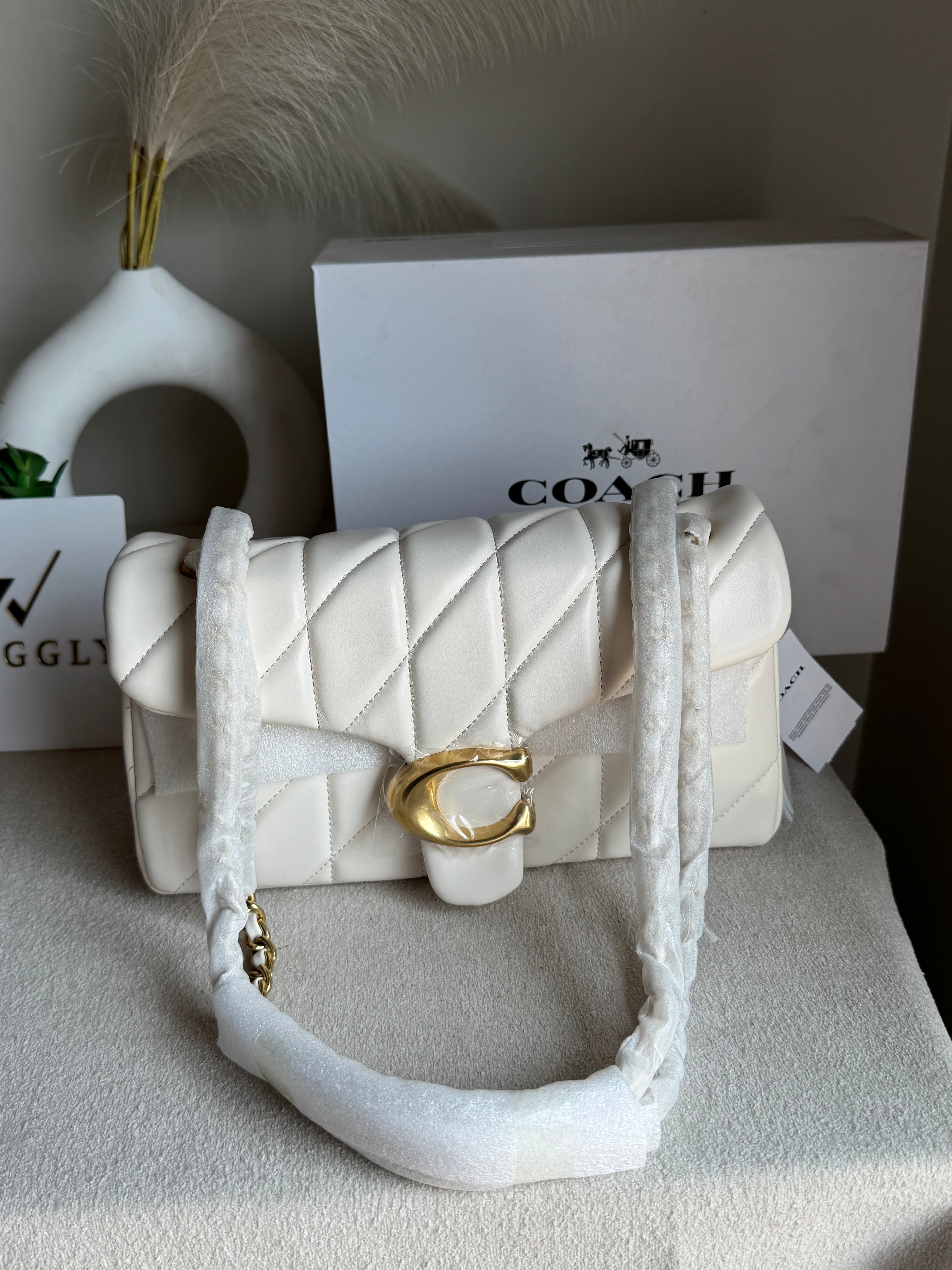 Quilted Tabby EXTREMELY PREMIUM (White) - BOX PACKING