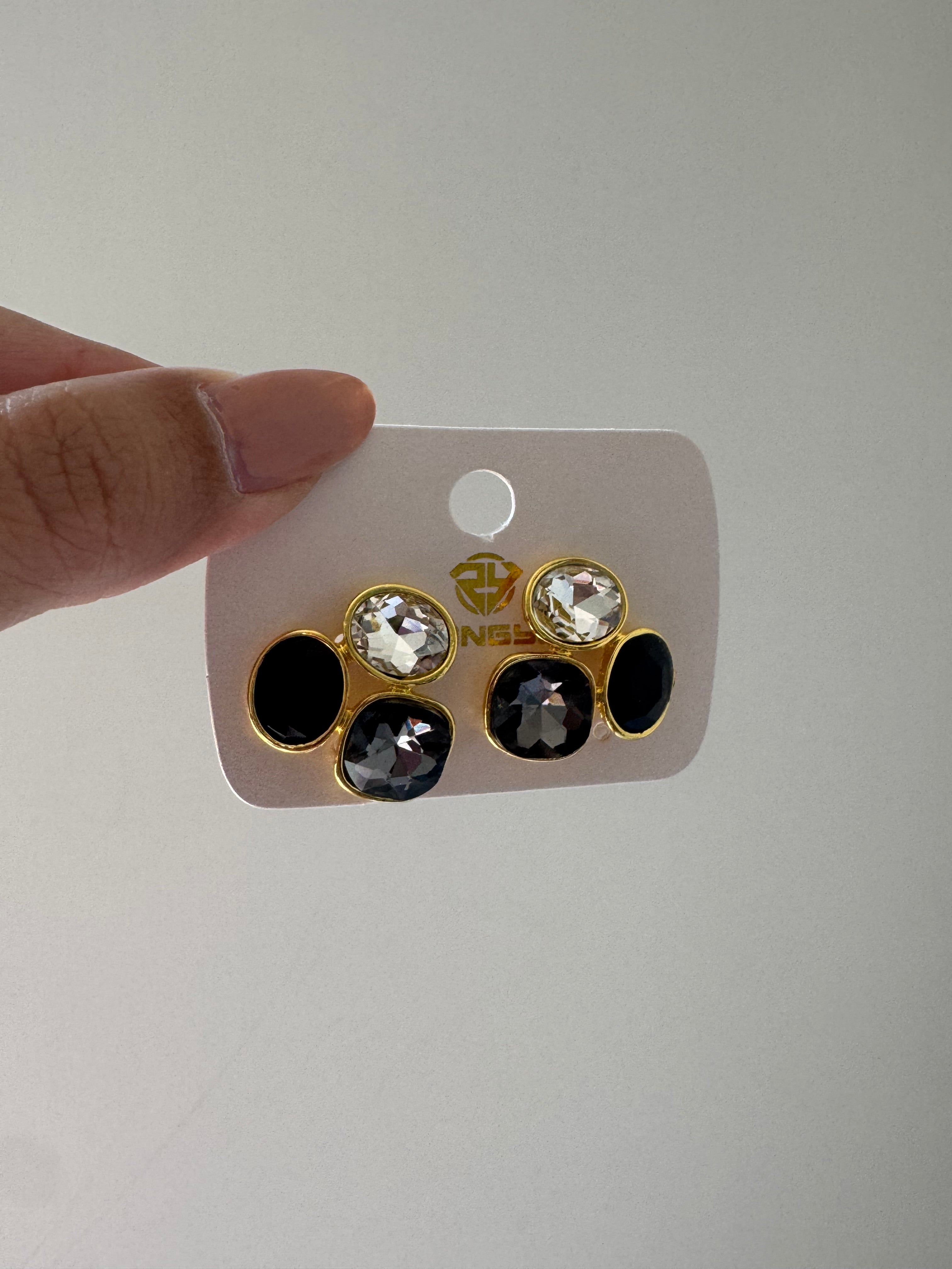 Mira Black Earrings