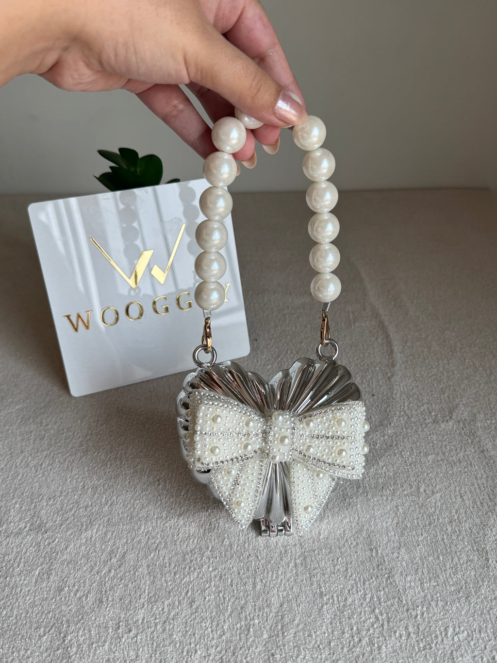 Blush Bow Heart Clutch (Silver)