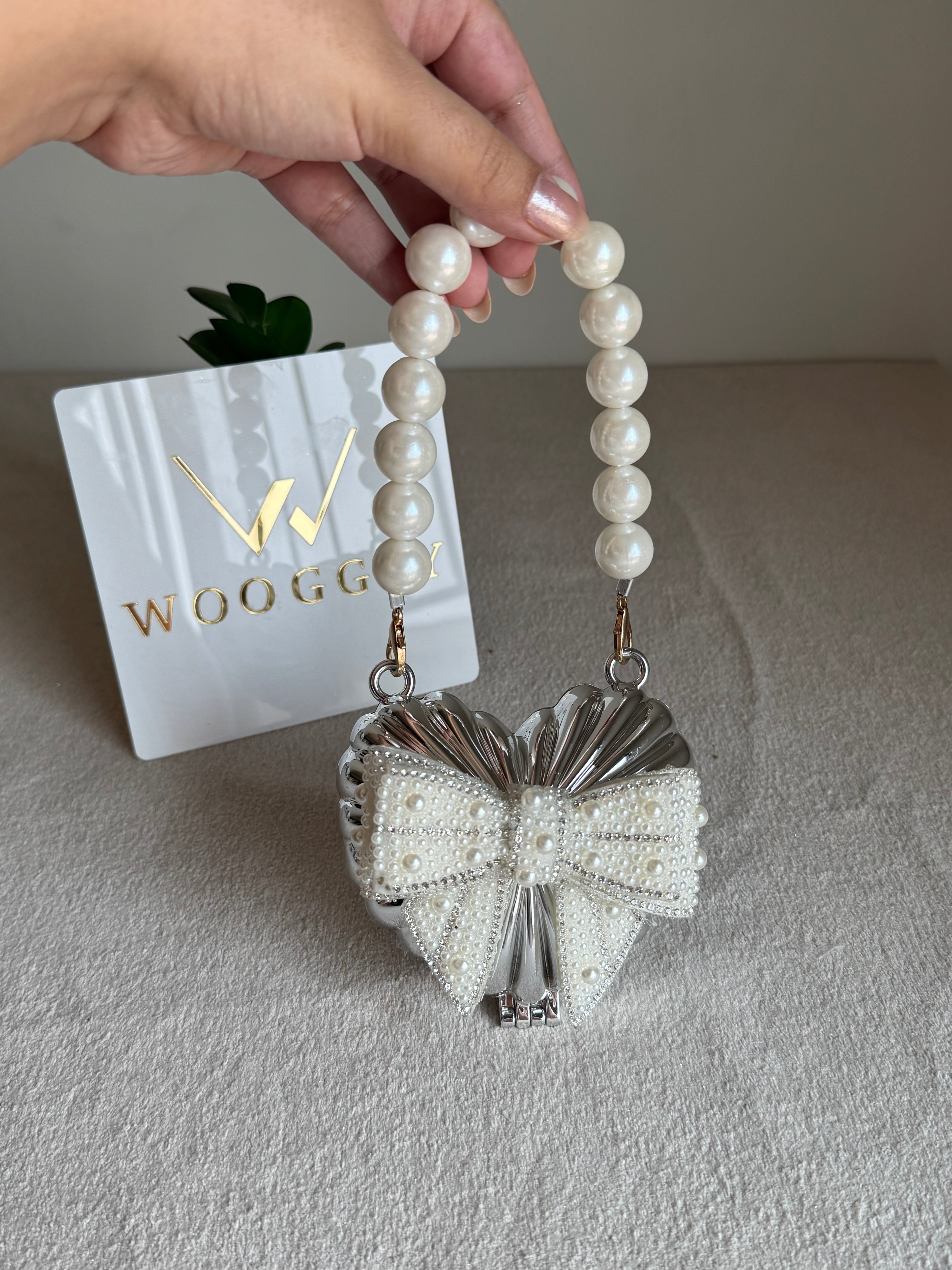 Blush Bow Heart Clutch (Silver)