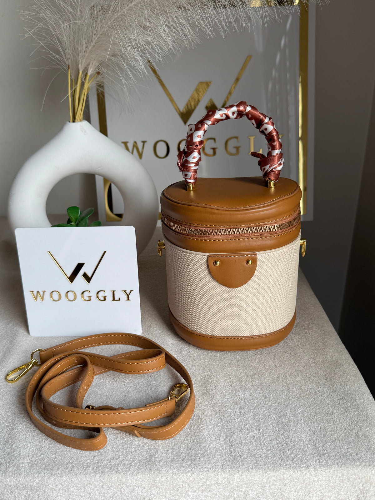 Cutest Crossbody Bag / Makeup Box Cream & Brown