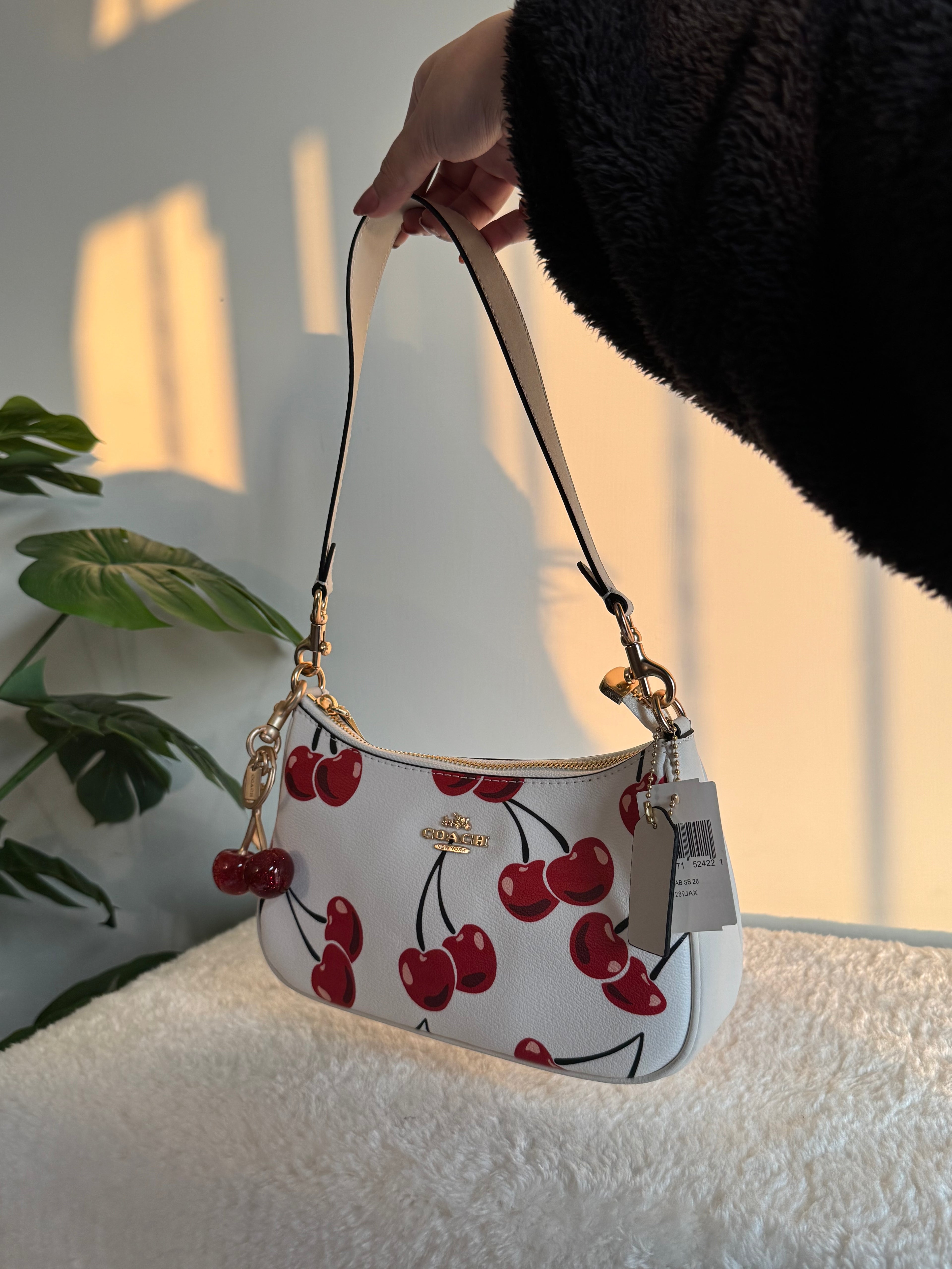 COACH TERI PREMIUM (Cherry White) - BOX PACKING