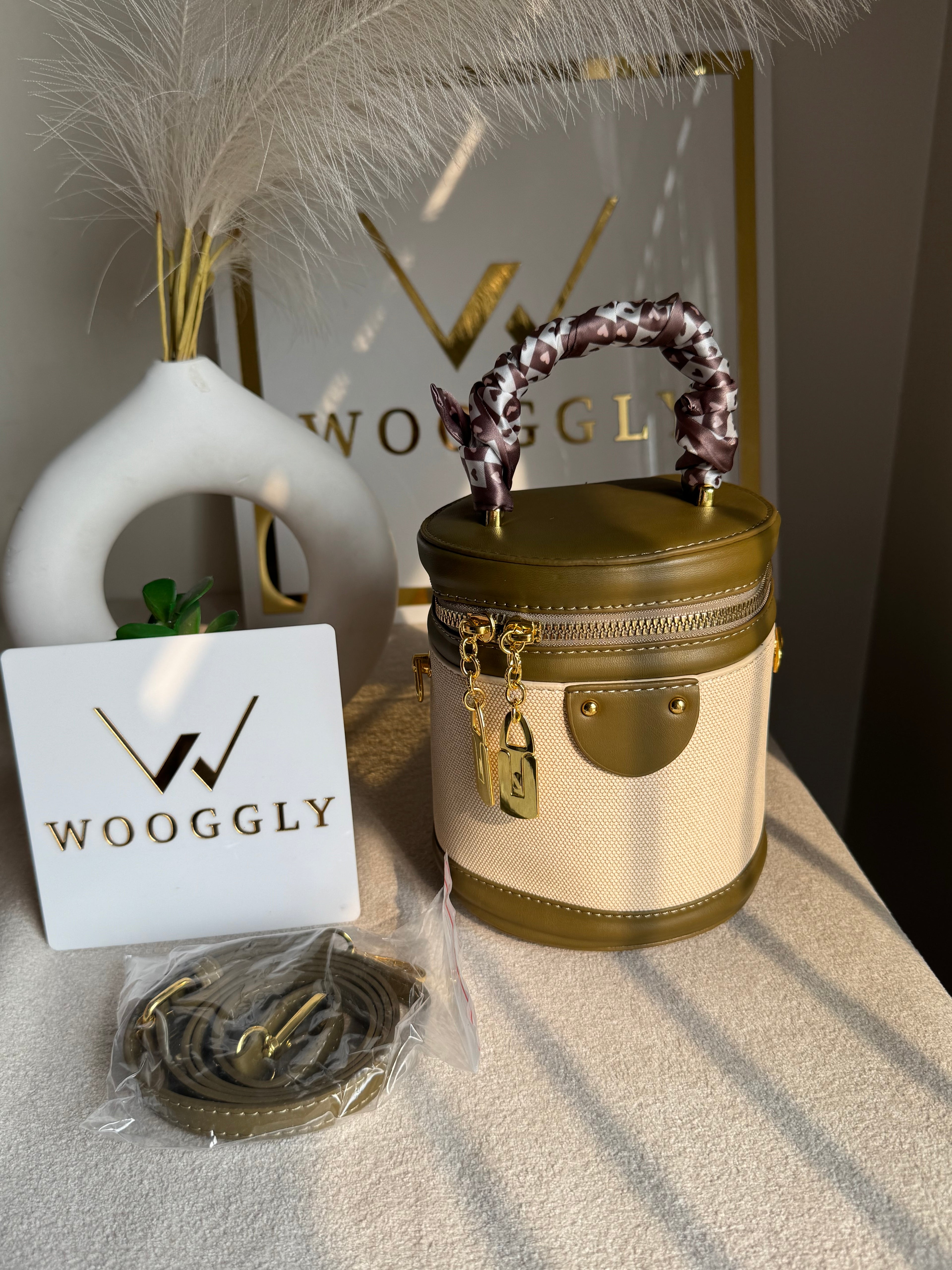 Cutest Crossbody Bag / Makeup Box Cream & Olive