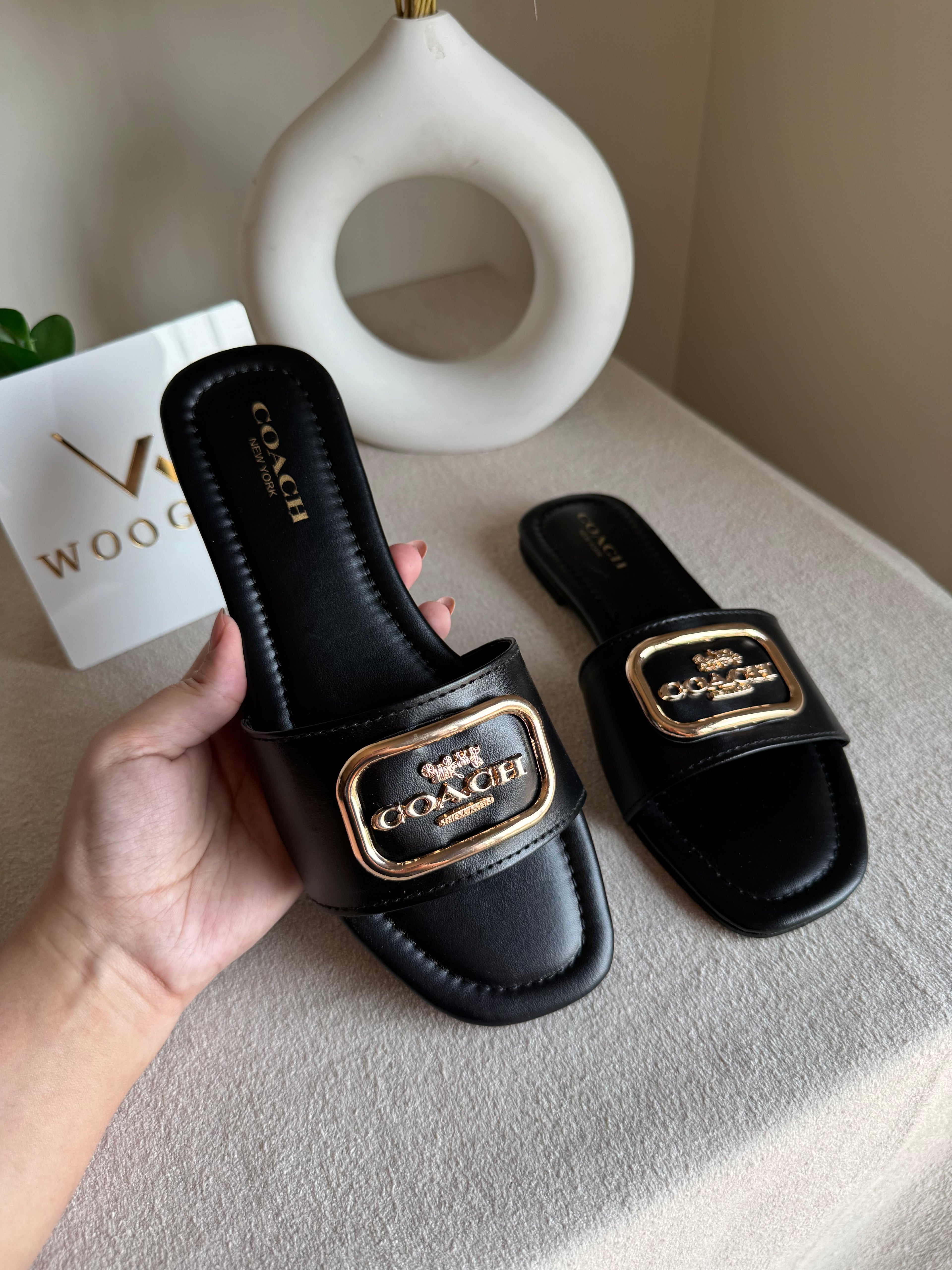 Minimal Coach Slides - Black