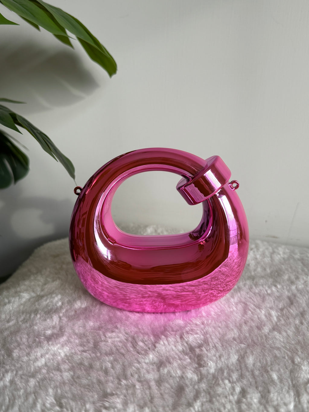 Viral Metallic Knot Clutch with Chain - Mini Pink