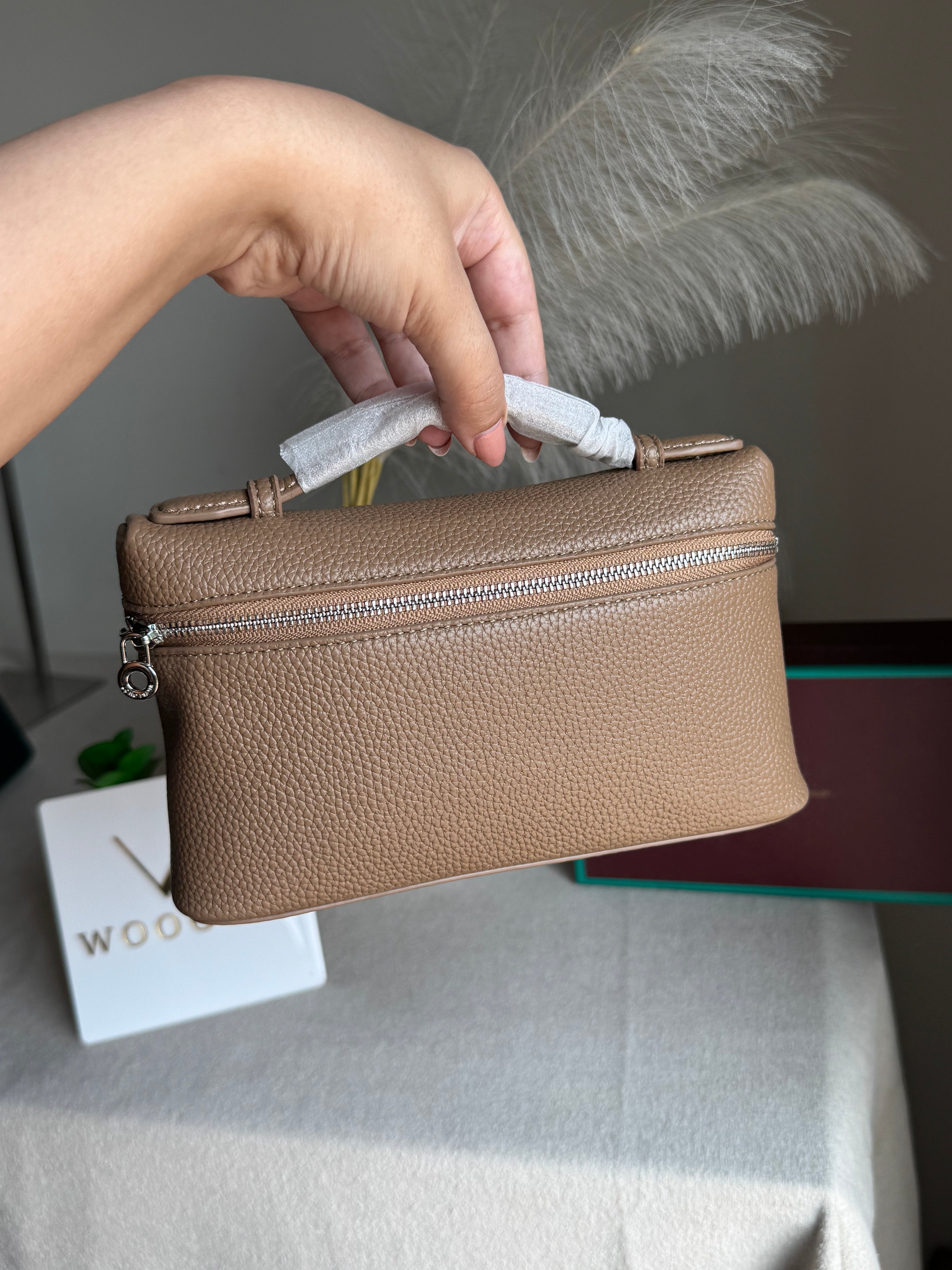 Loro Piana Premium Signature Bag - Khaaki