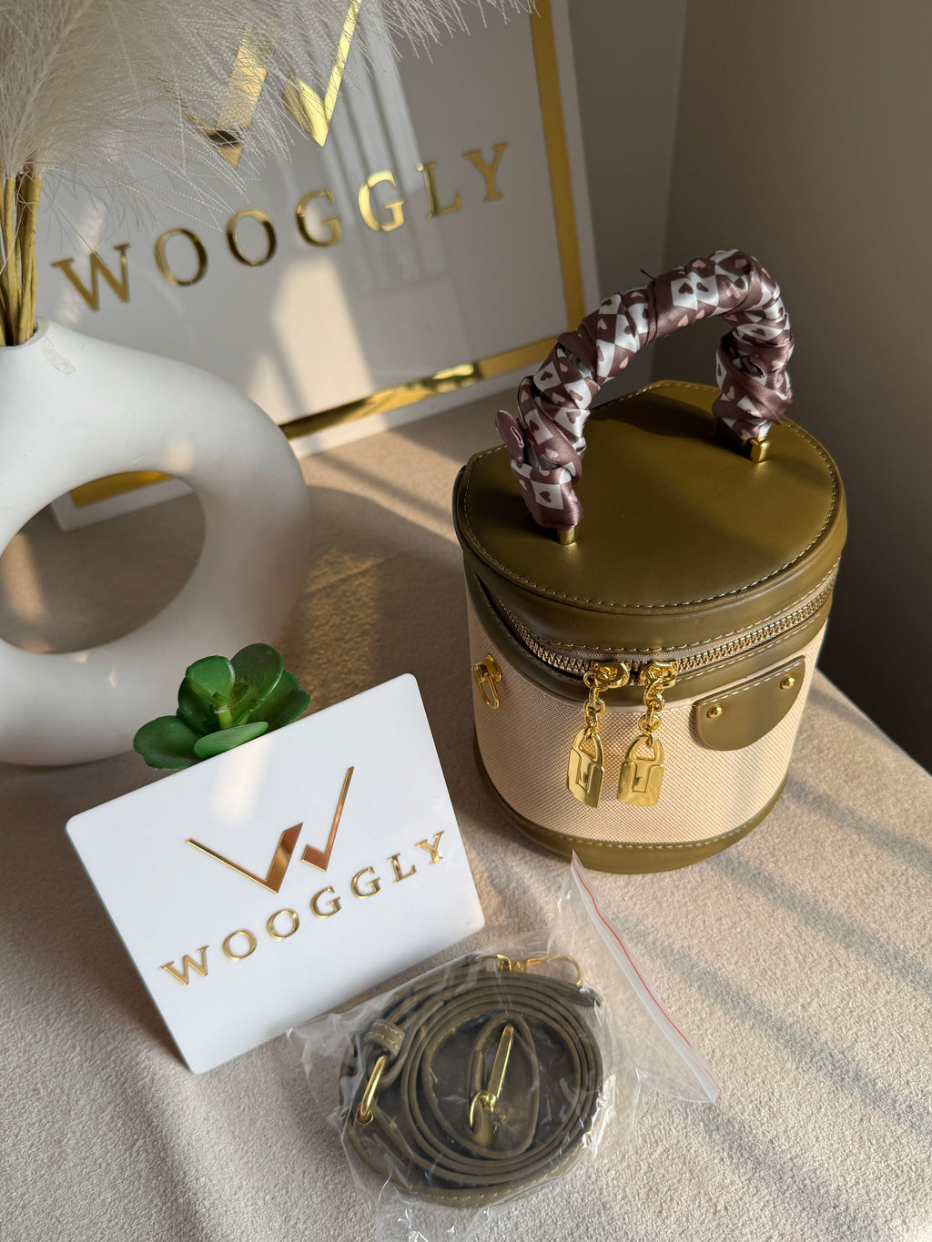 Cutest Crossbody Bag / Makeup Box Cream & Olive