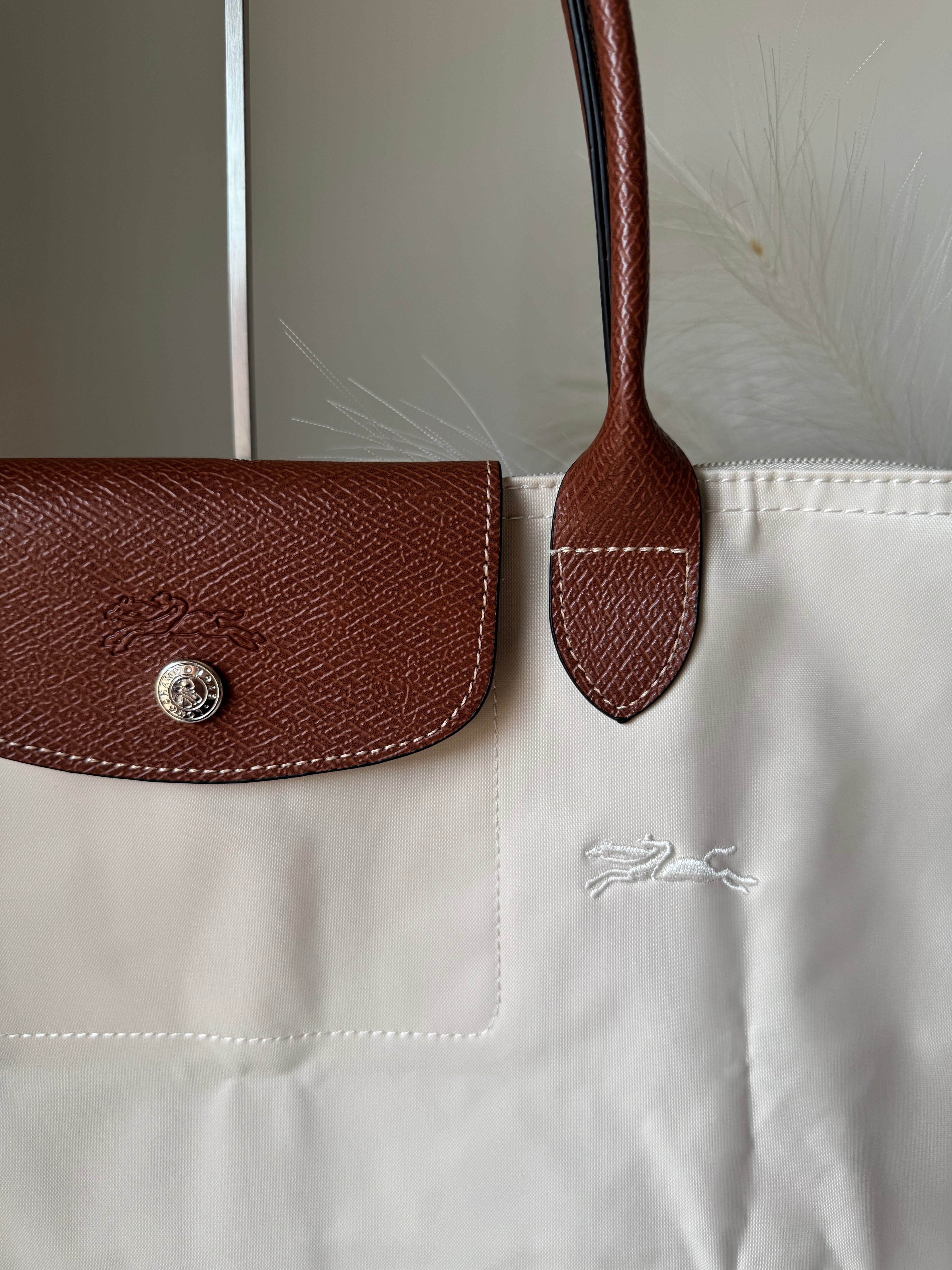 Longchamp Tote LARGE - Paper White (WITH BRAND LOGO)