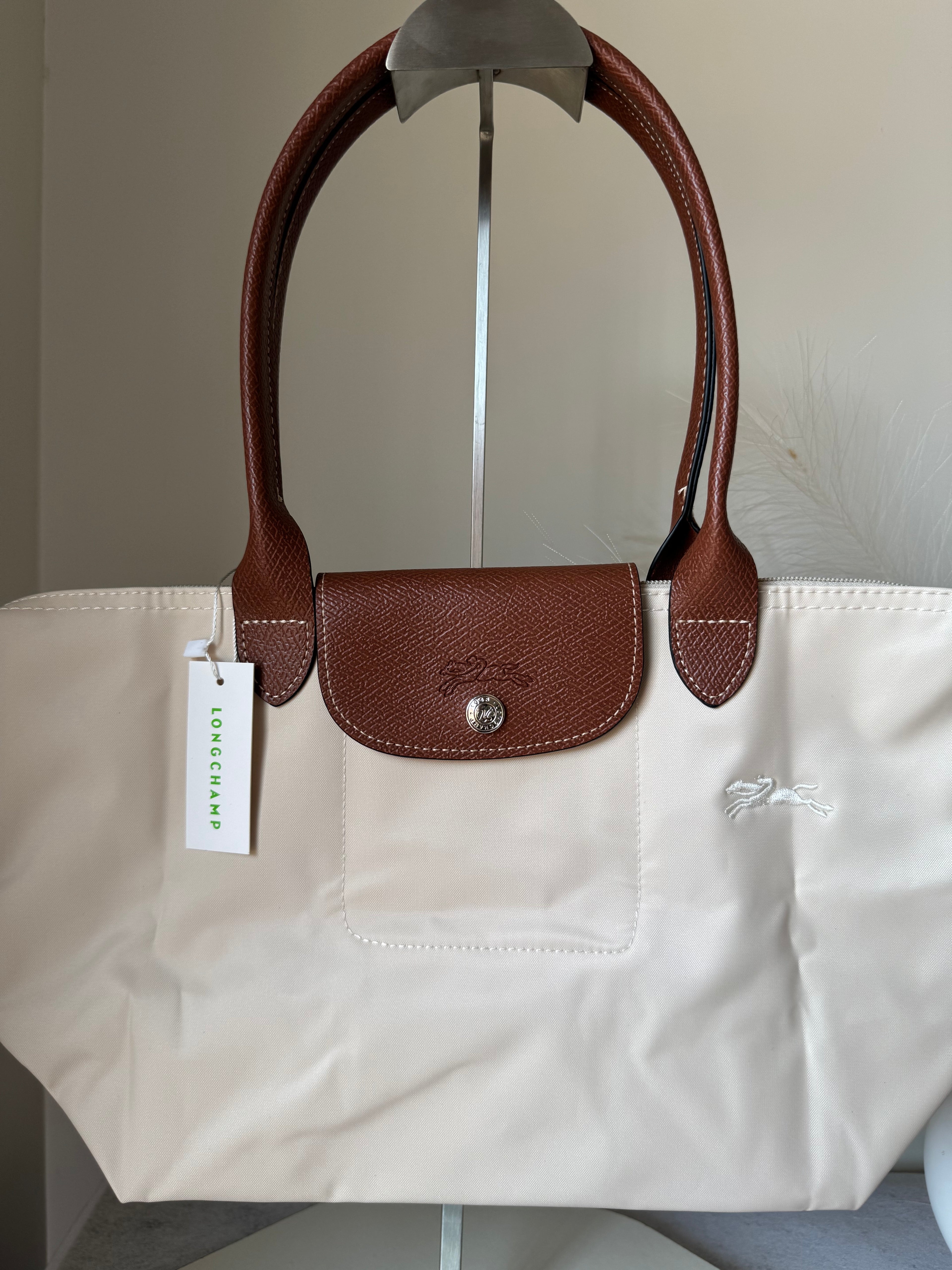 Longchamp Tote MEDIUM - Paper White (WITH BRAND LOGO)