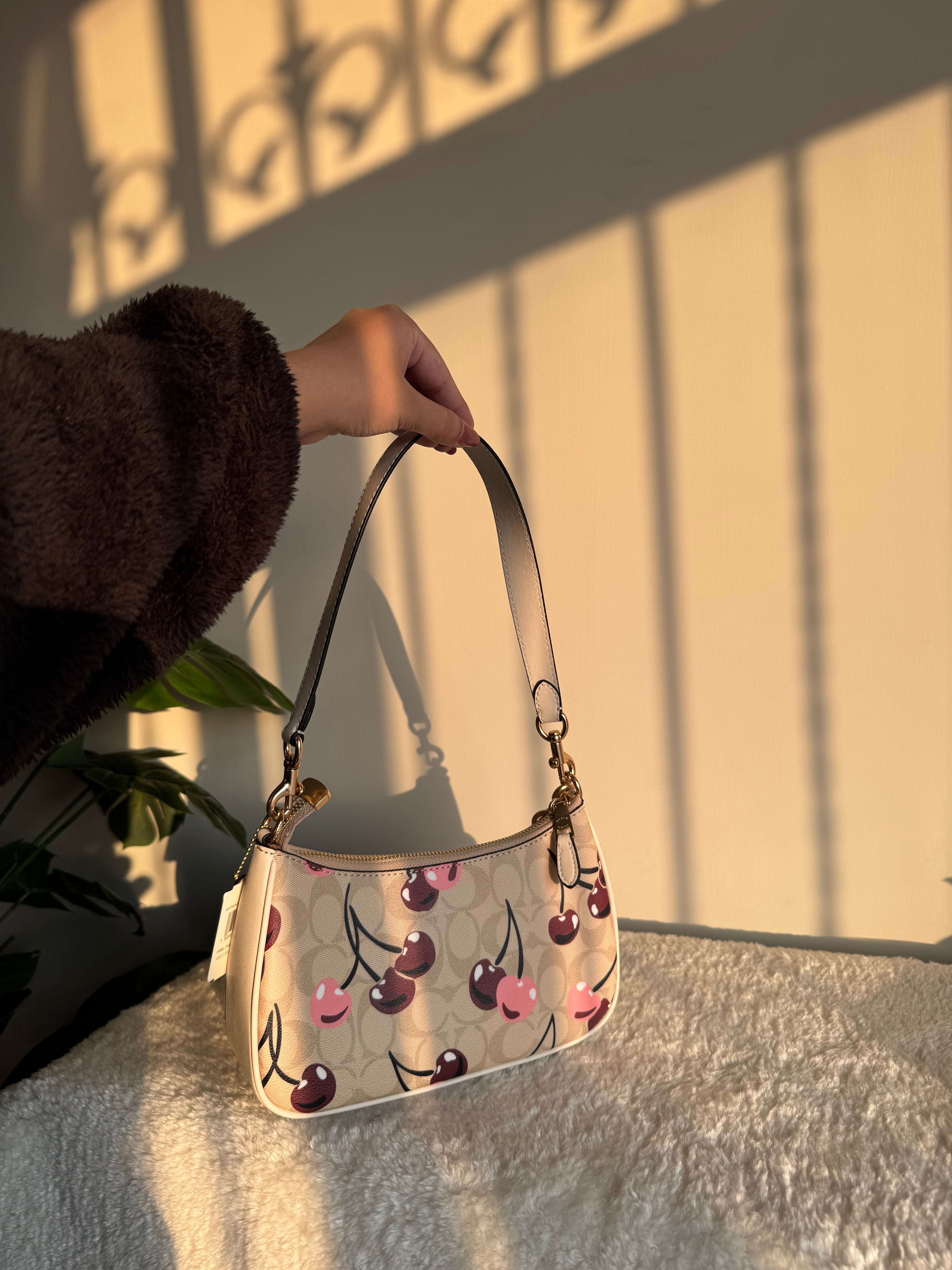 COACH TERI PREMIUM with Coach Cherry Charm (Cherry Off White) - BOX PACKING