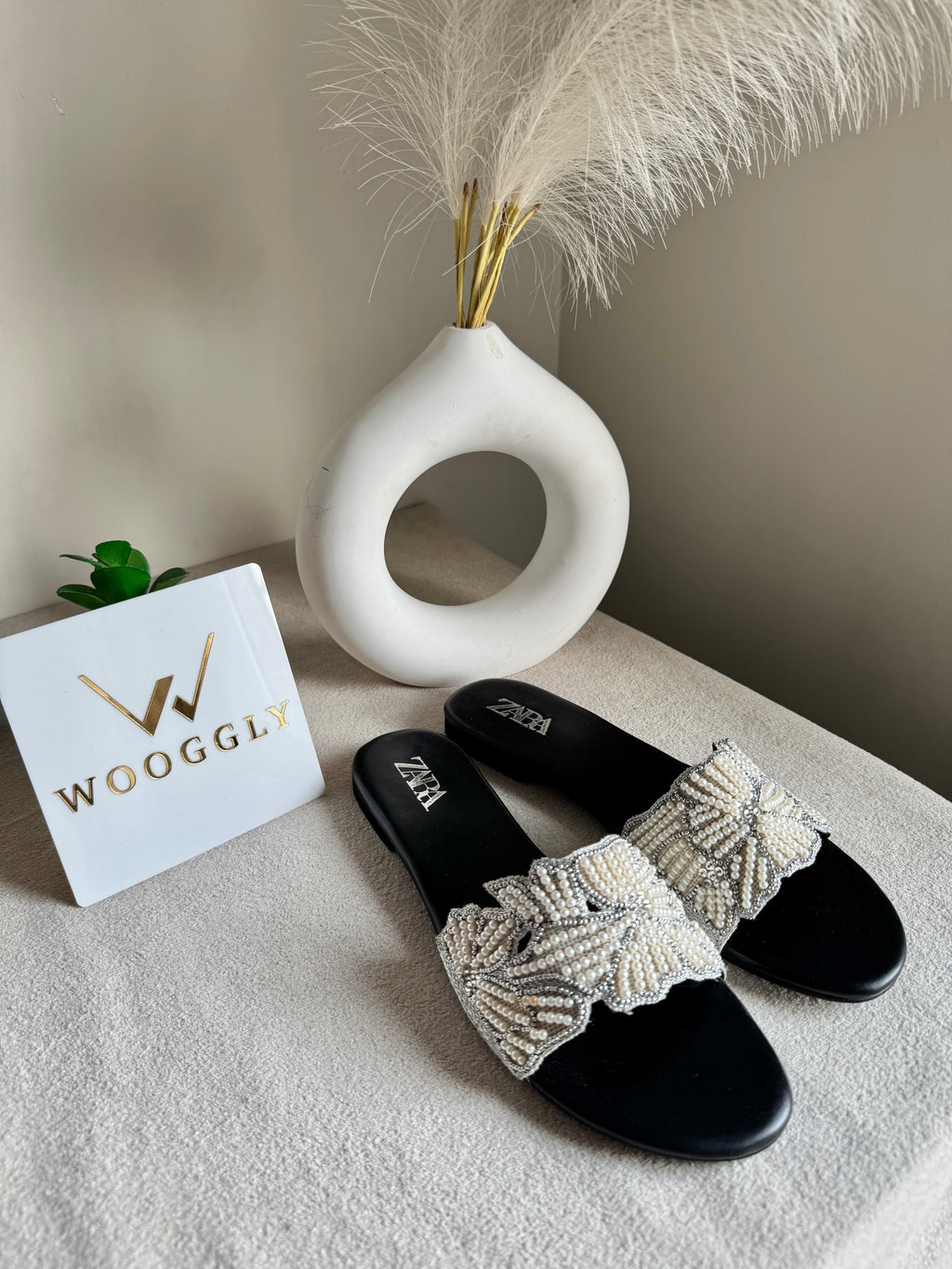 Zara Sugar Bloom Slides - Black