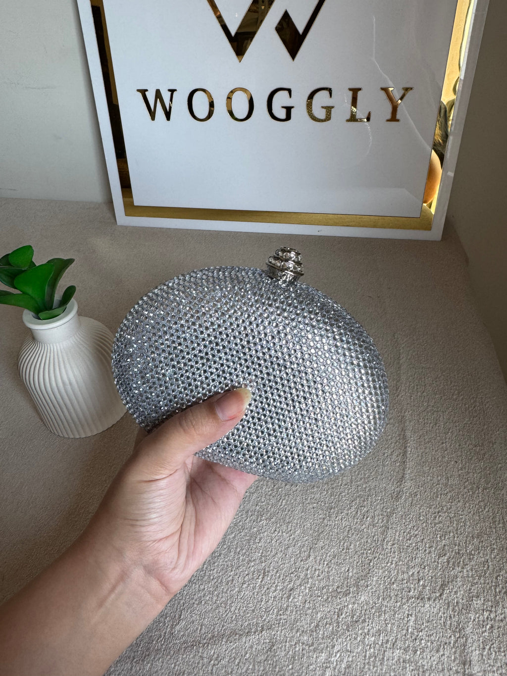 High Quality Luxe Statement Clutch - Silver
