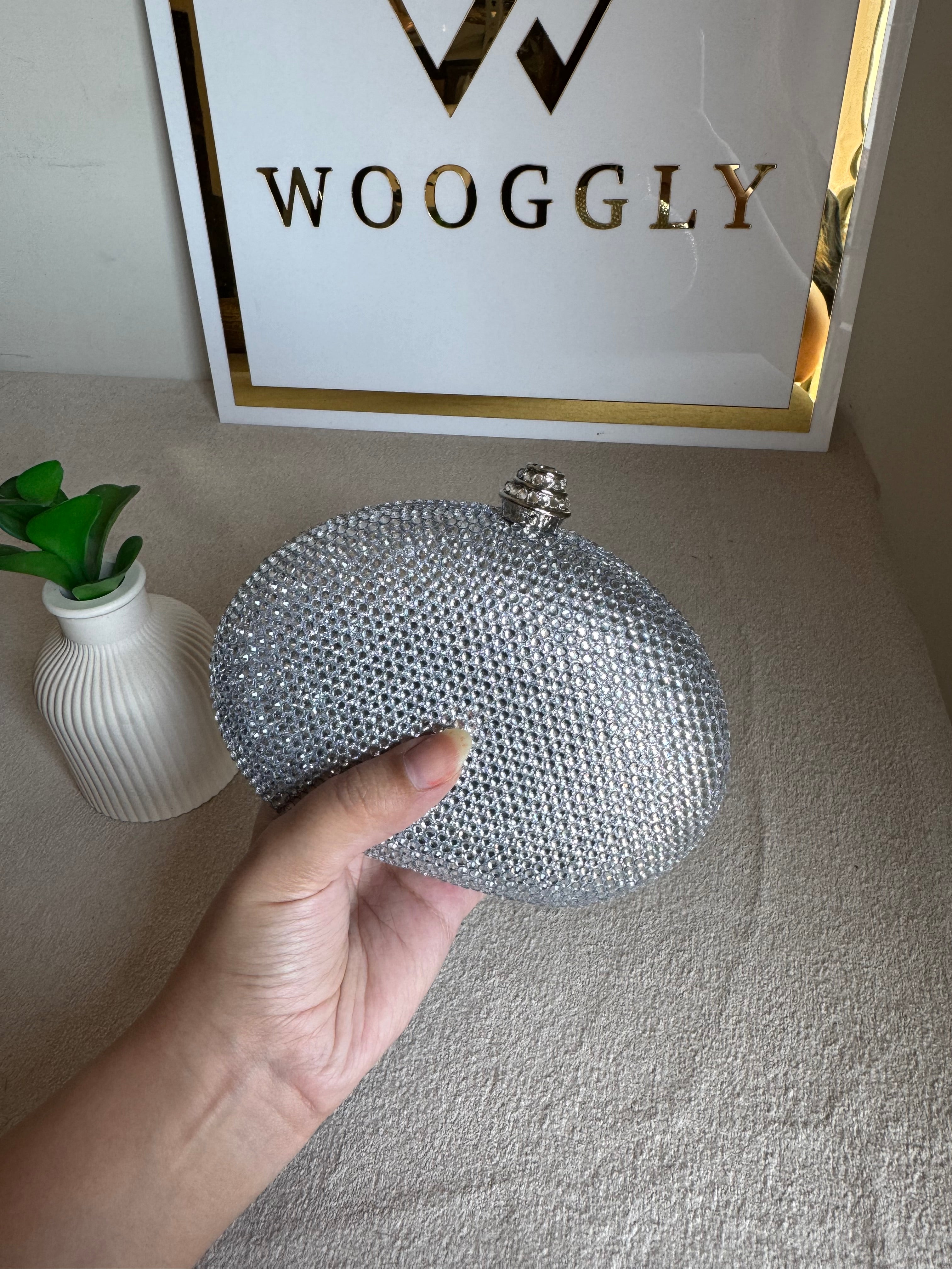 High Quality Luxe Statement Clutch - Silver