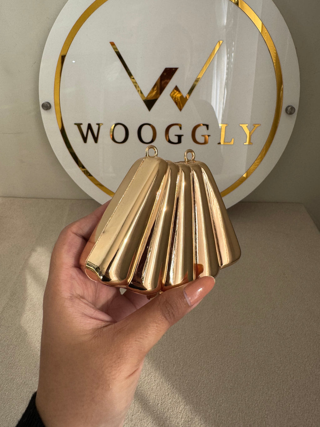 Metallic Classy Shell Clutch with Chain - Mini Gold