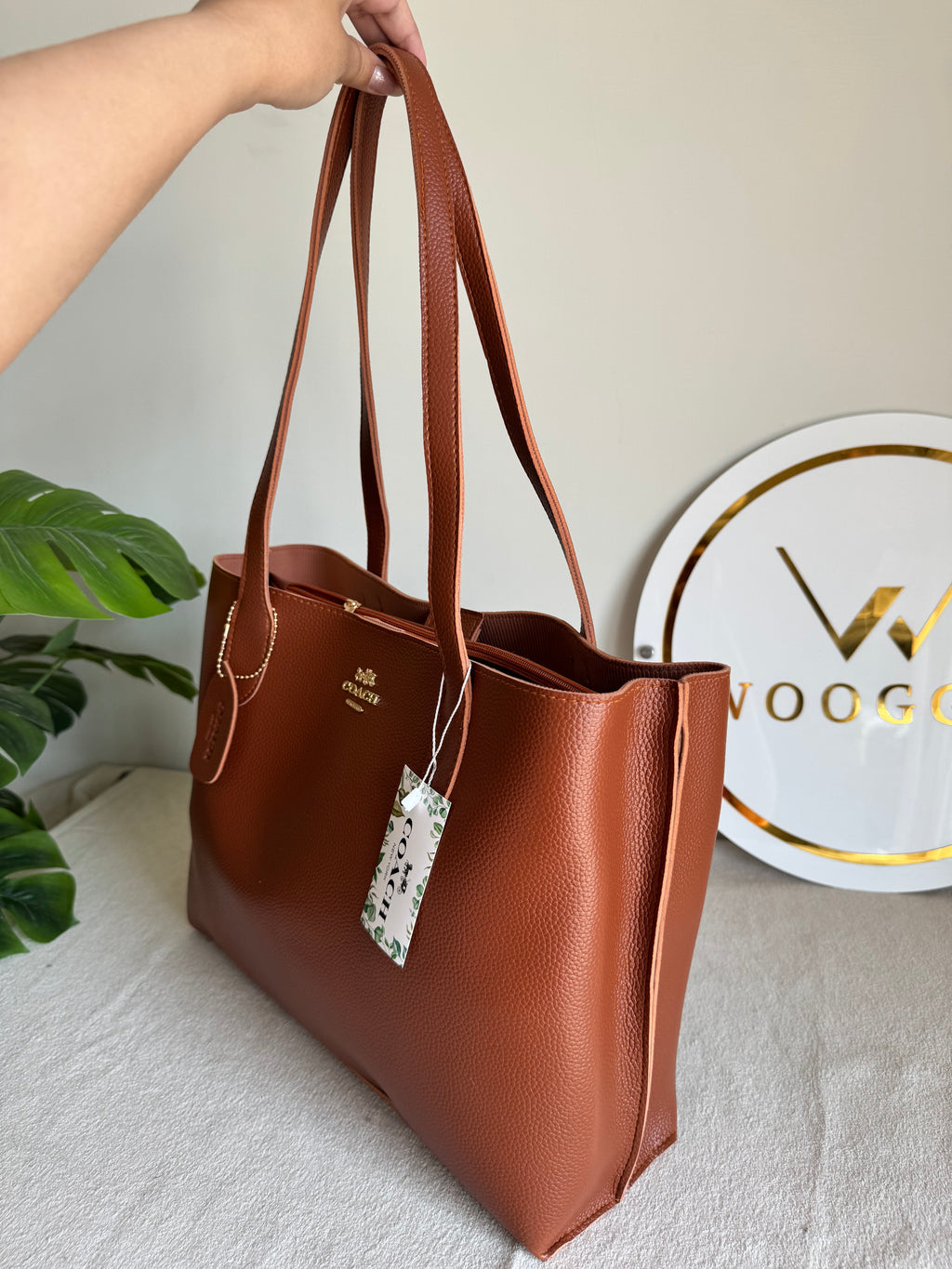 COACH Solid Tote Bag - Fall Brown