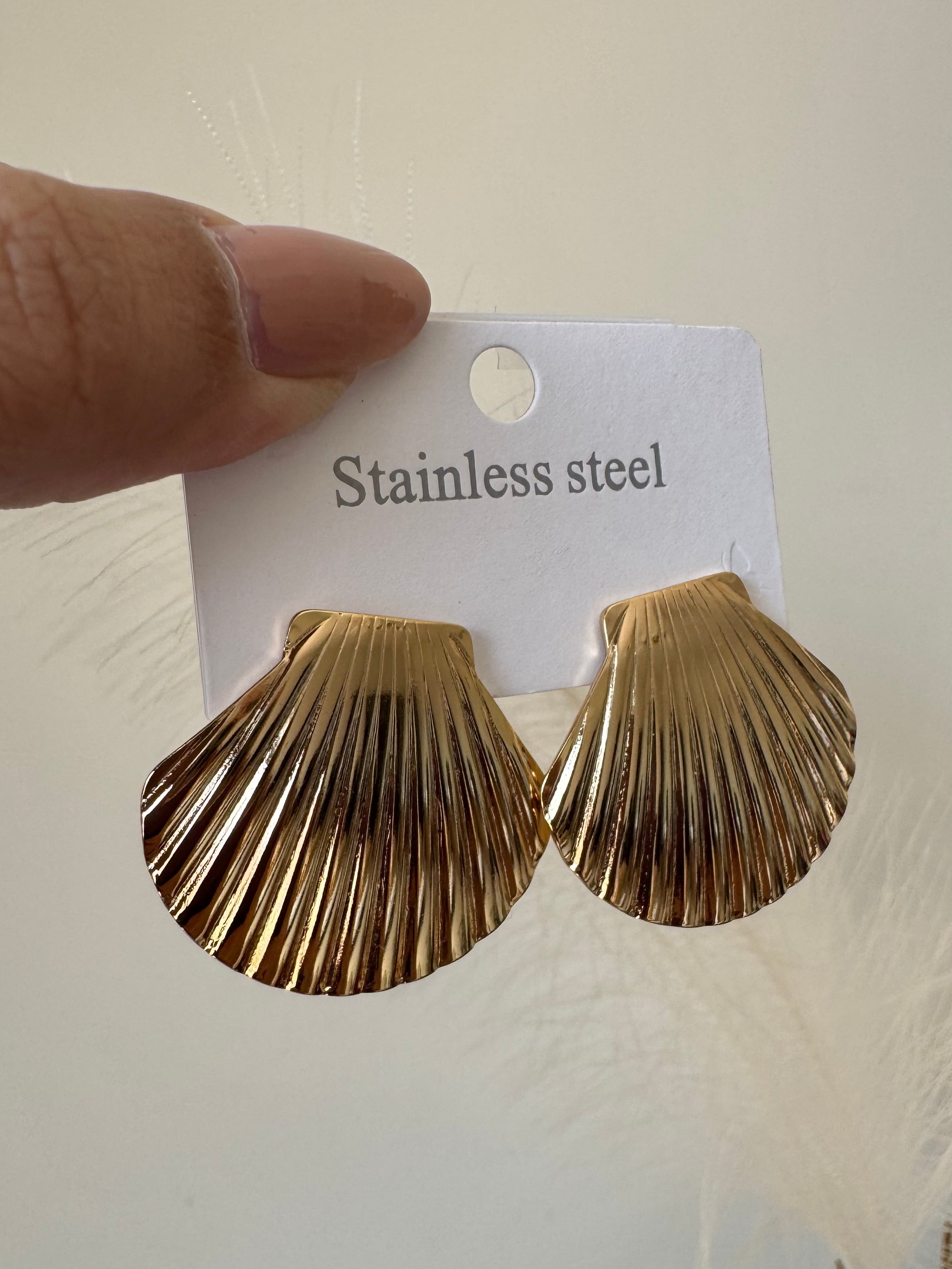 Seashell Gleam Studs - 18K Gold Plated