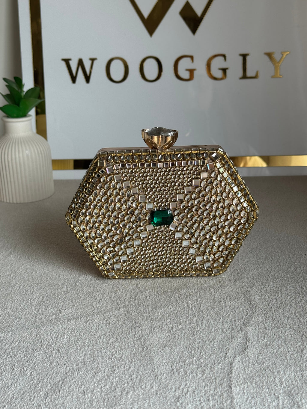 Gulnaar Kundan Clutch - Green Stone