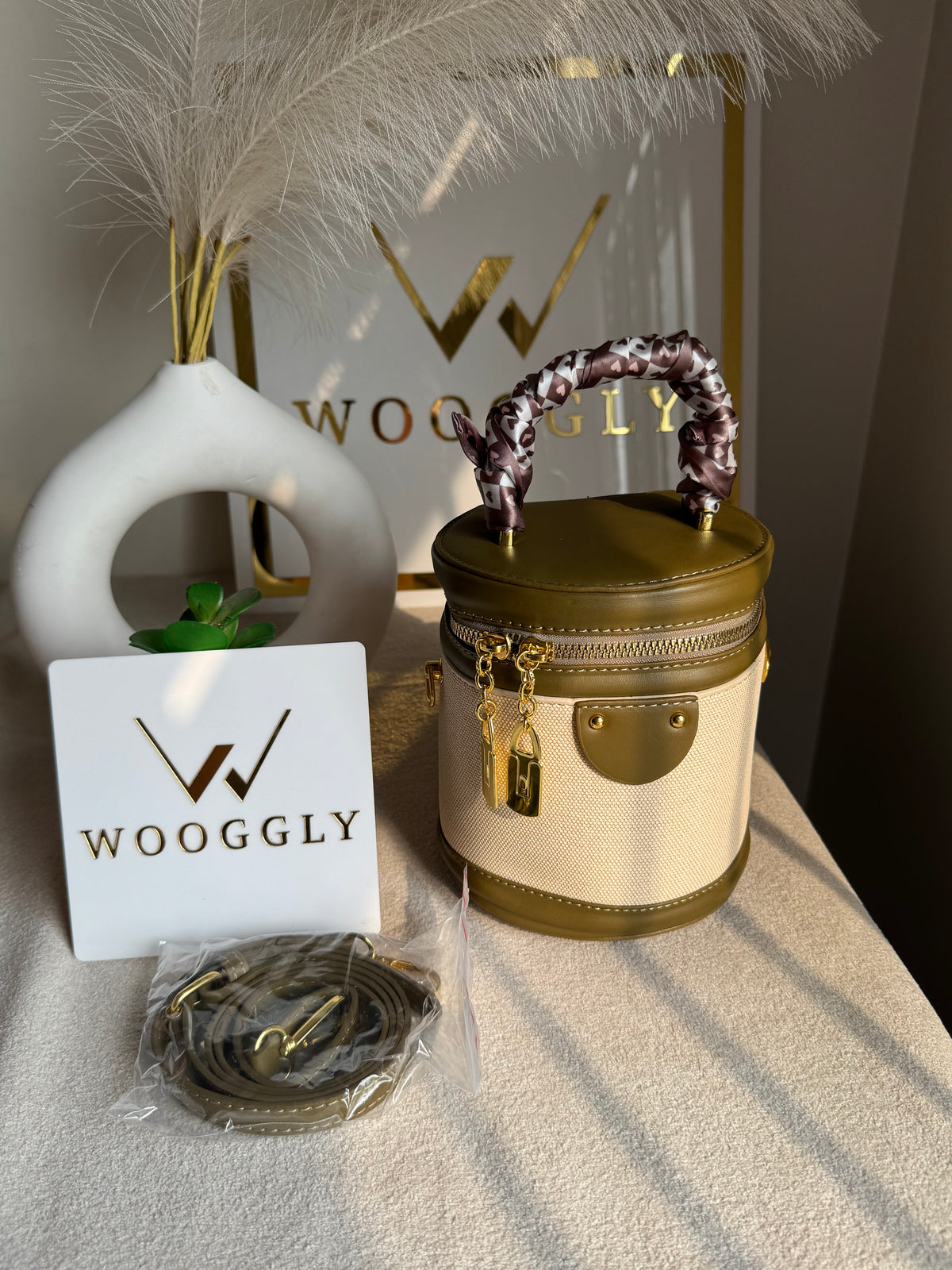 Cutest Crossbody Bag / Makeup Box Cream & Olive