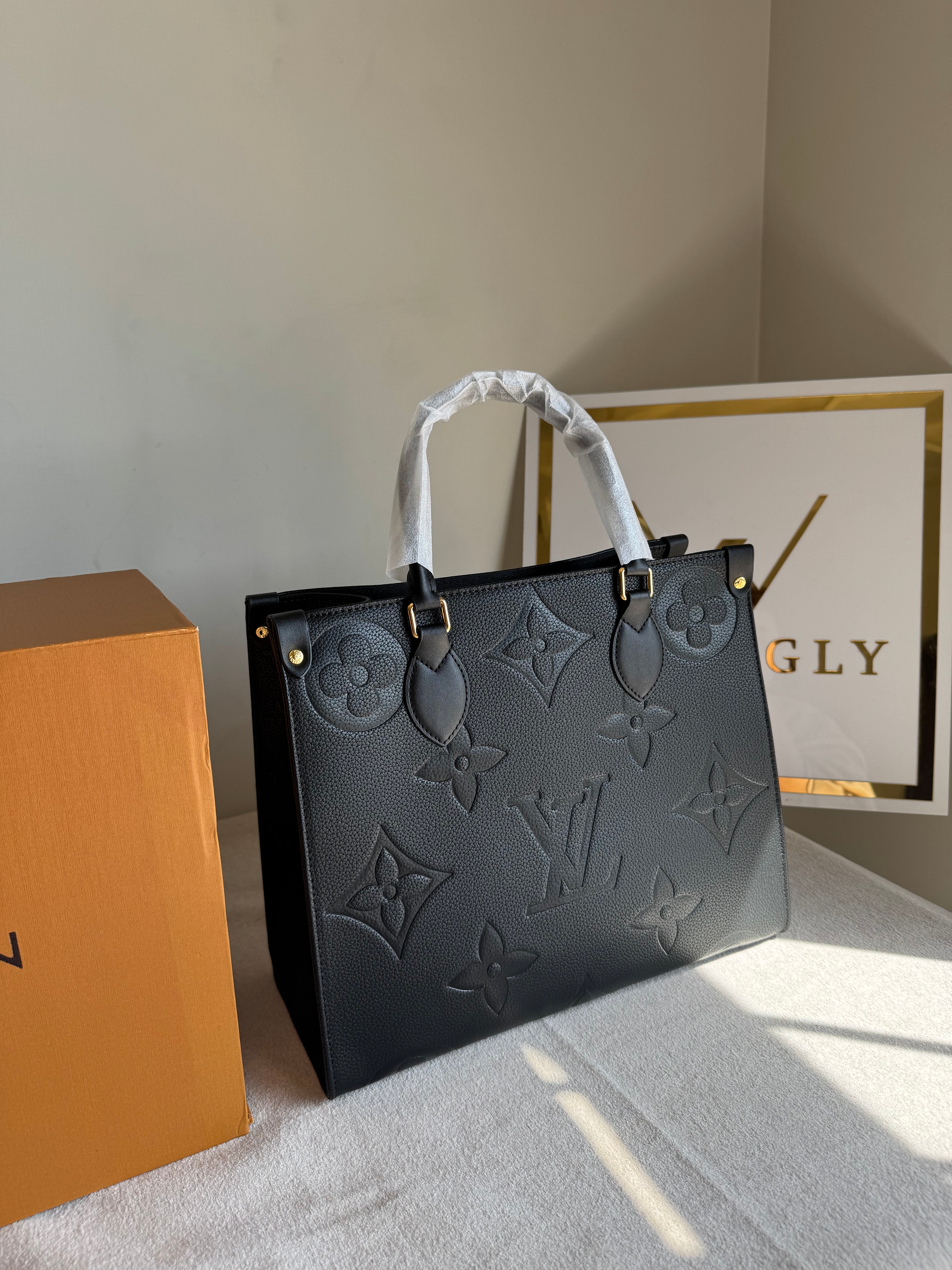 LV On The Go Tote Bag - Black (BOX PACKING)