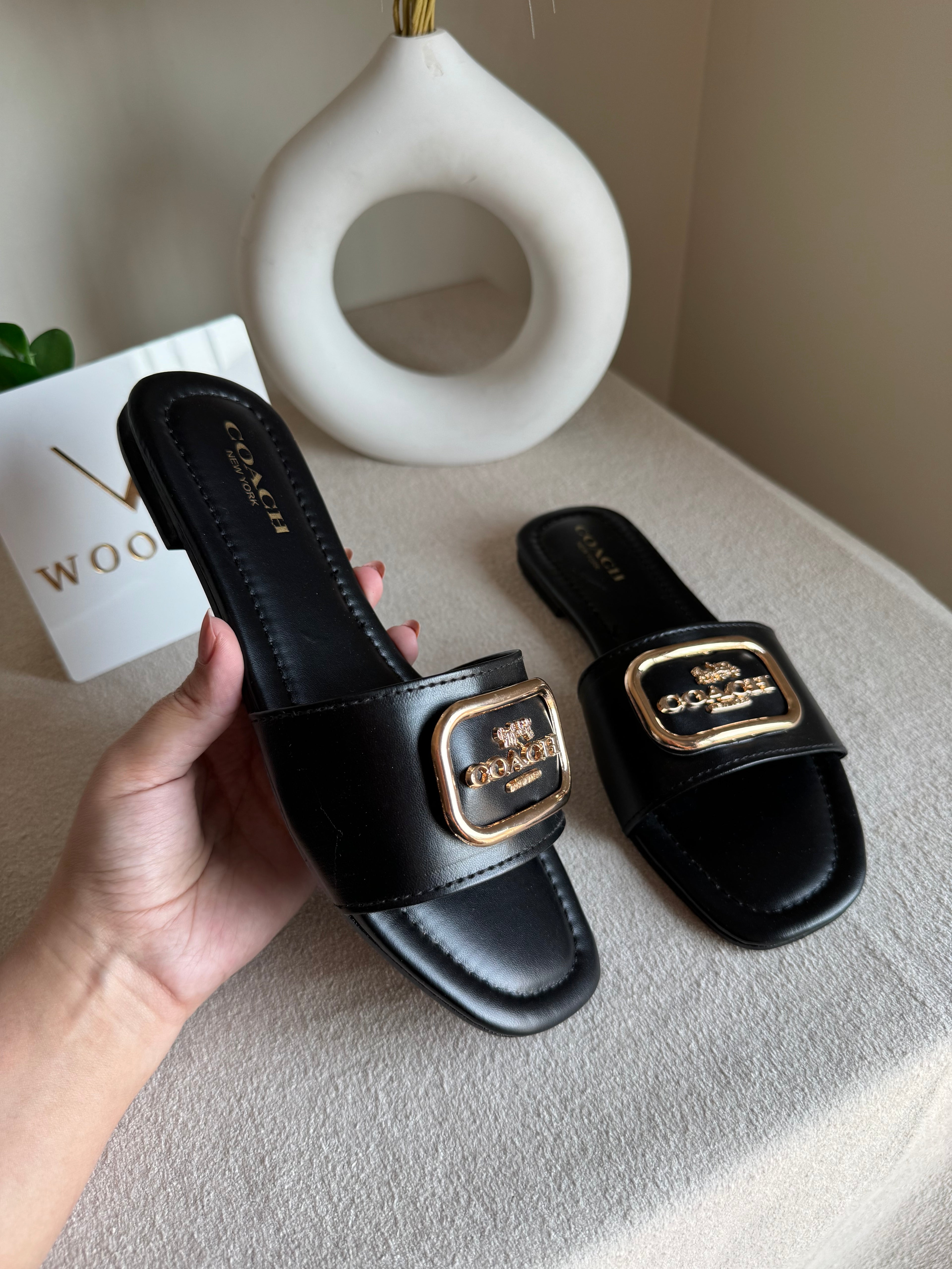 Minimal Coach Slides - Black