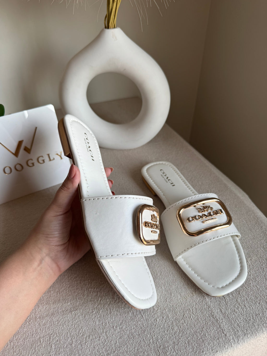 Minimal Coach Slides - White