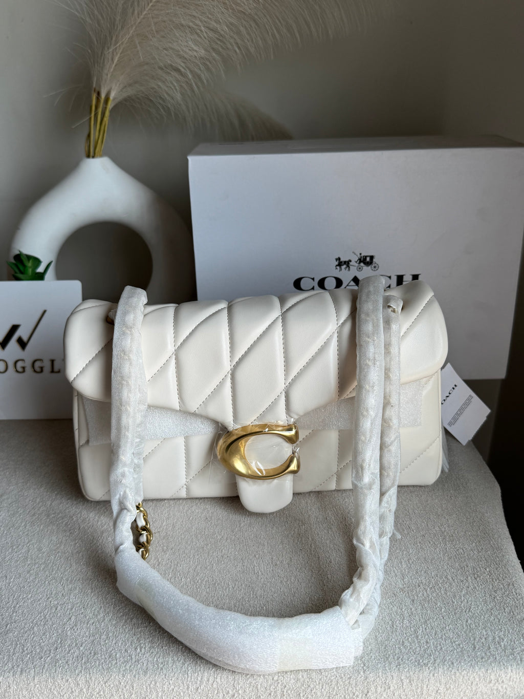 Quilted Tabby EXTREMELY PREMIUM (White) - BOX PACKING