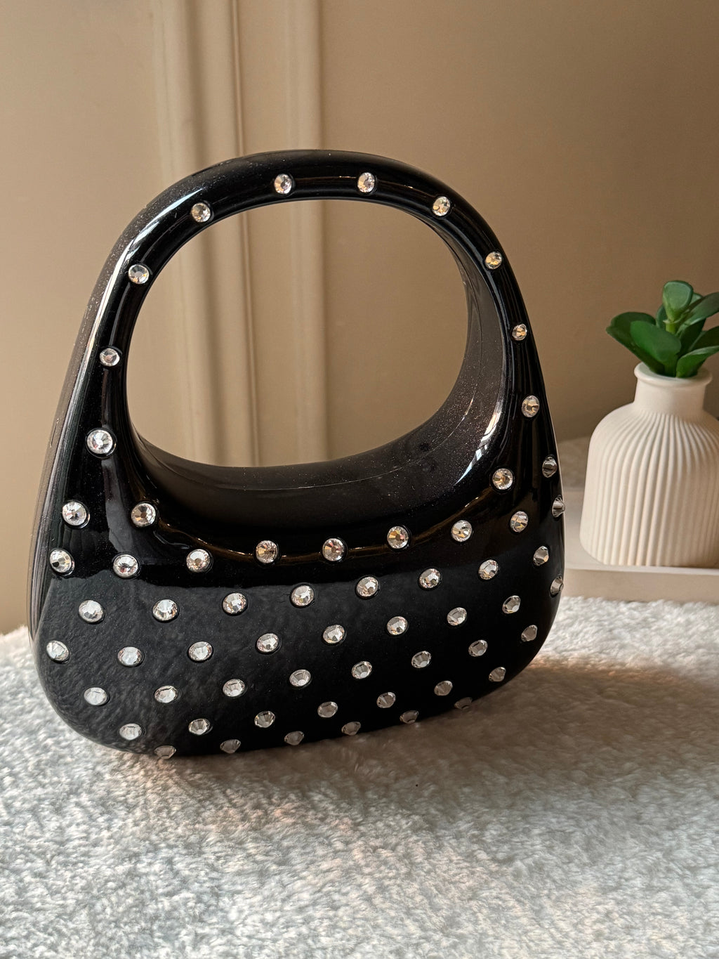 Glimmer Clutch (Black) with Long Chain