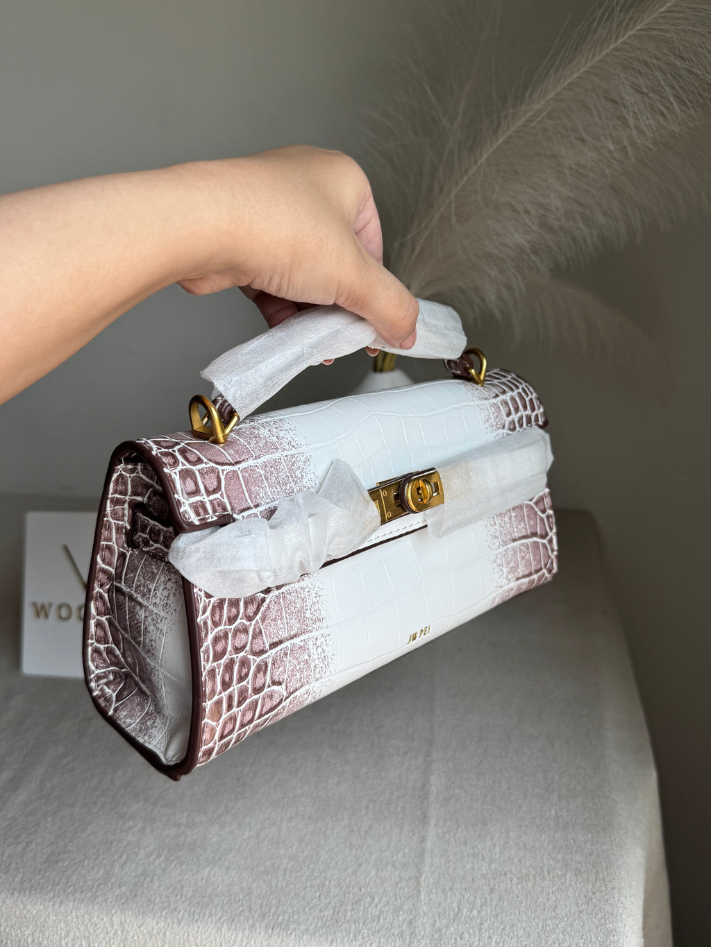 Noor Top Handle Bag - Leather White & Burgandy