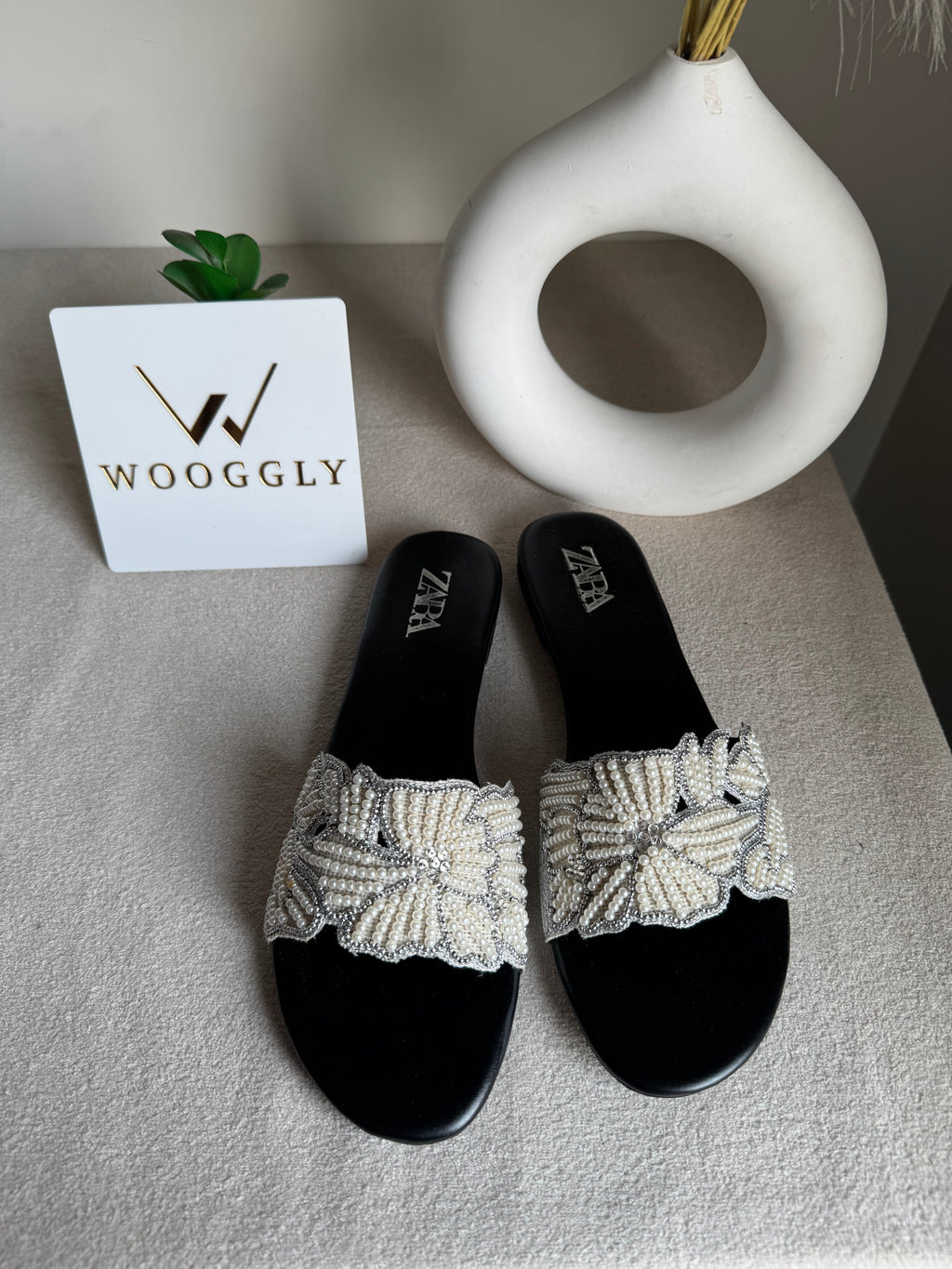Zara Sugar Bloom Slides - Black