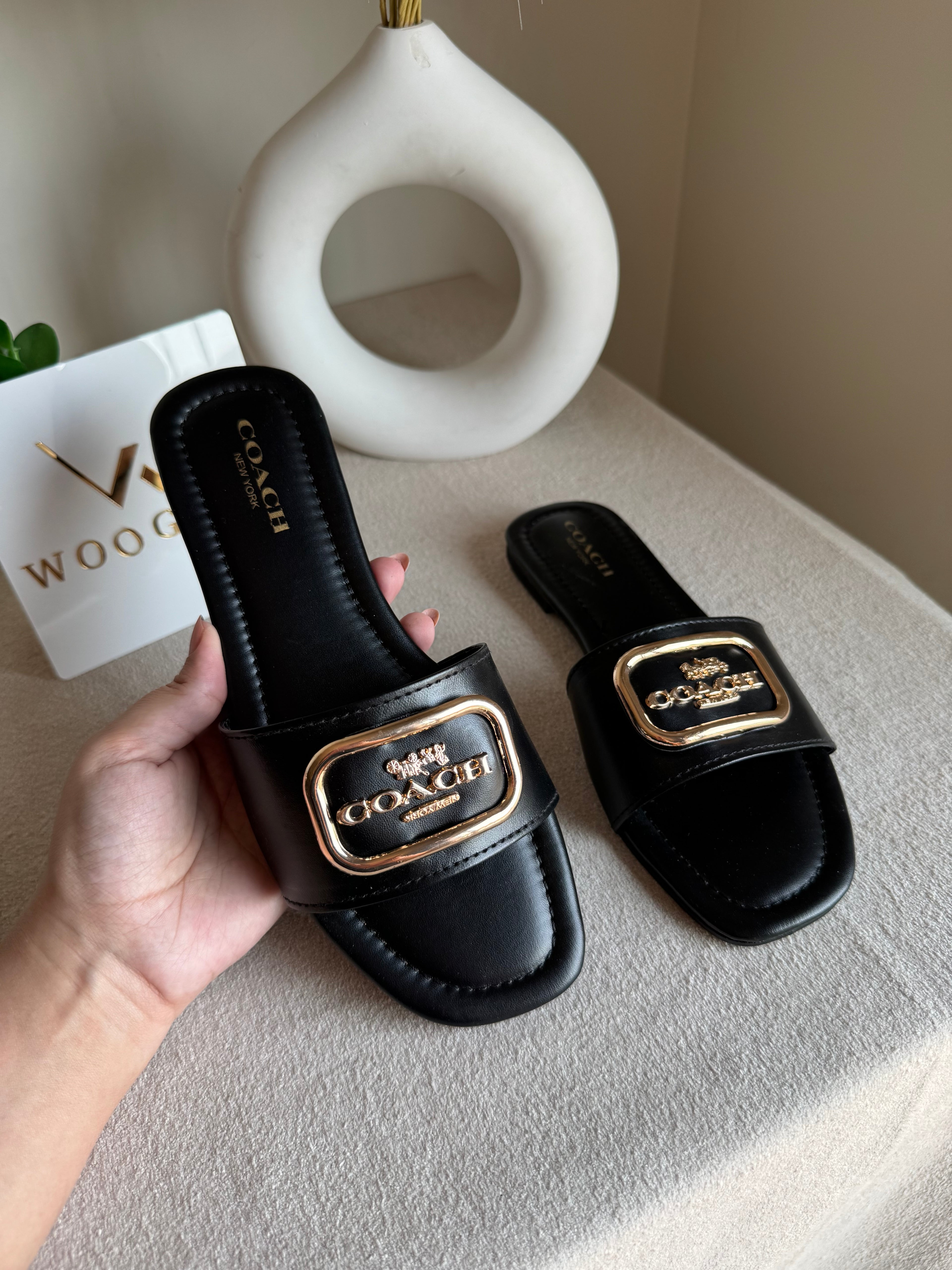 Minimal Coach Slides - Black
