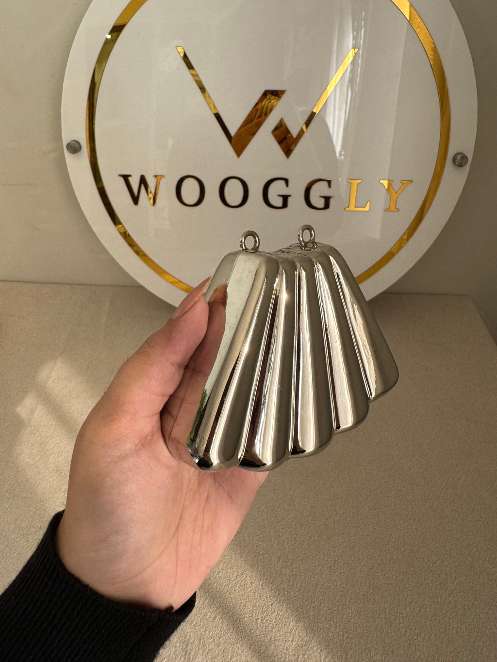 Metallic Classy Shell Clutch with Chain - Mini Silver