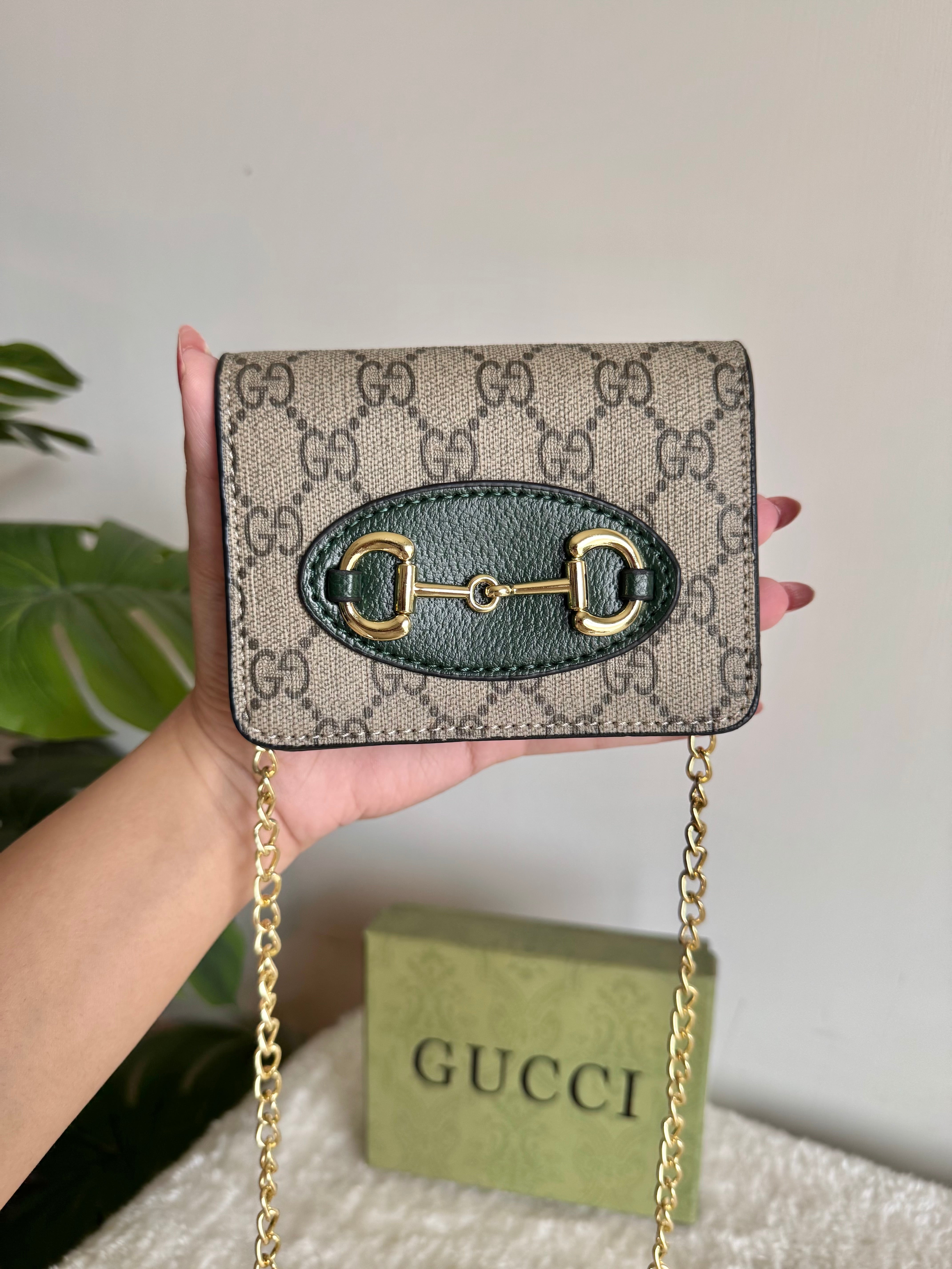 Gucci Wallet with Detachable Chain - Green