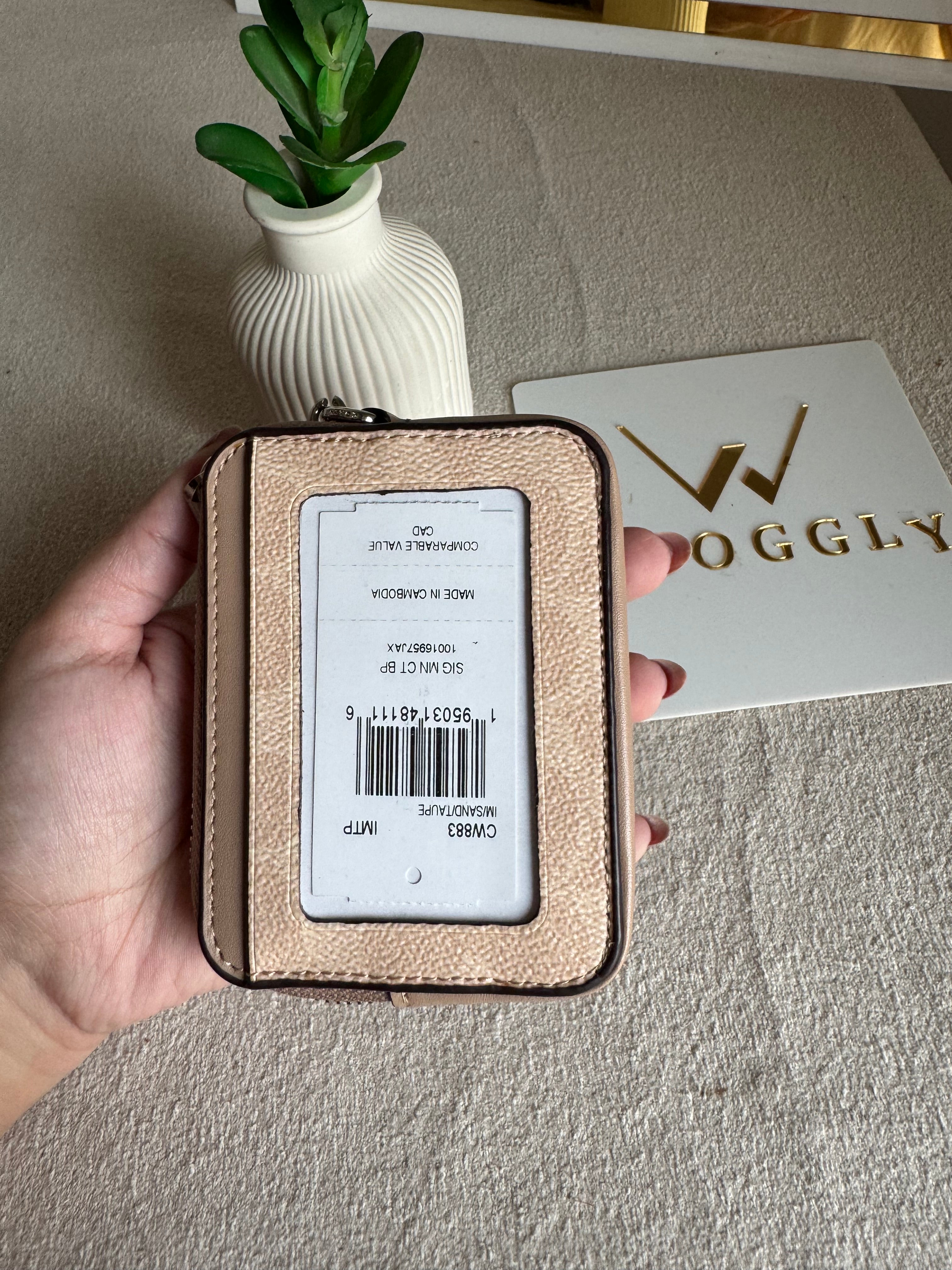 Coach Zip Card Case - Beige